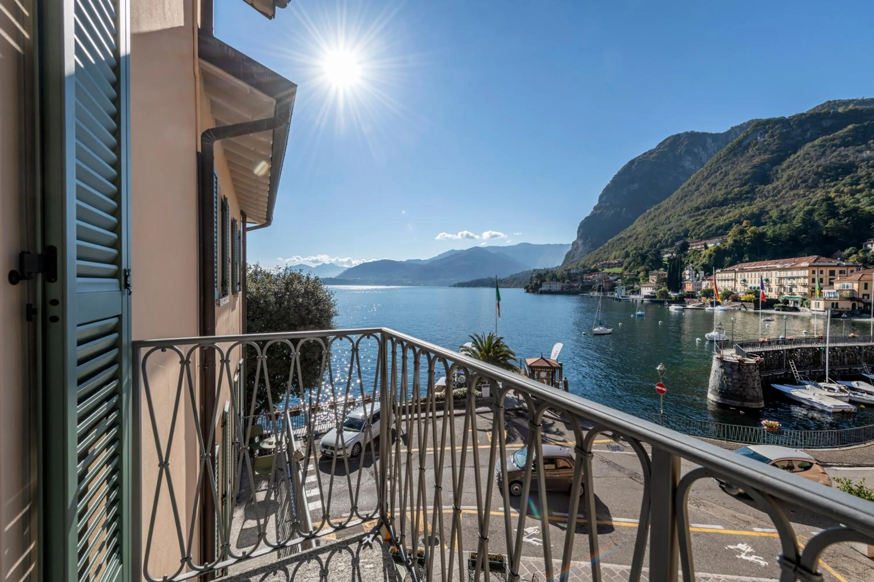 Balcony/Terrace in Hotel Du Lac Menaggio