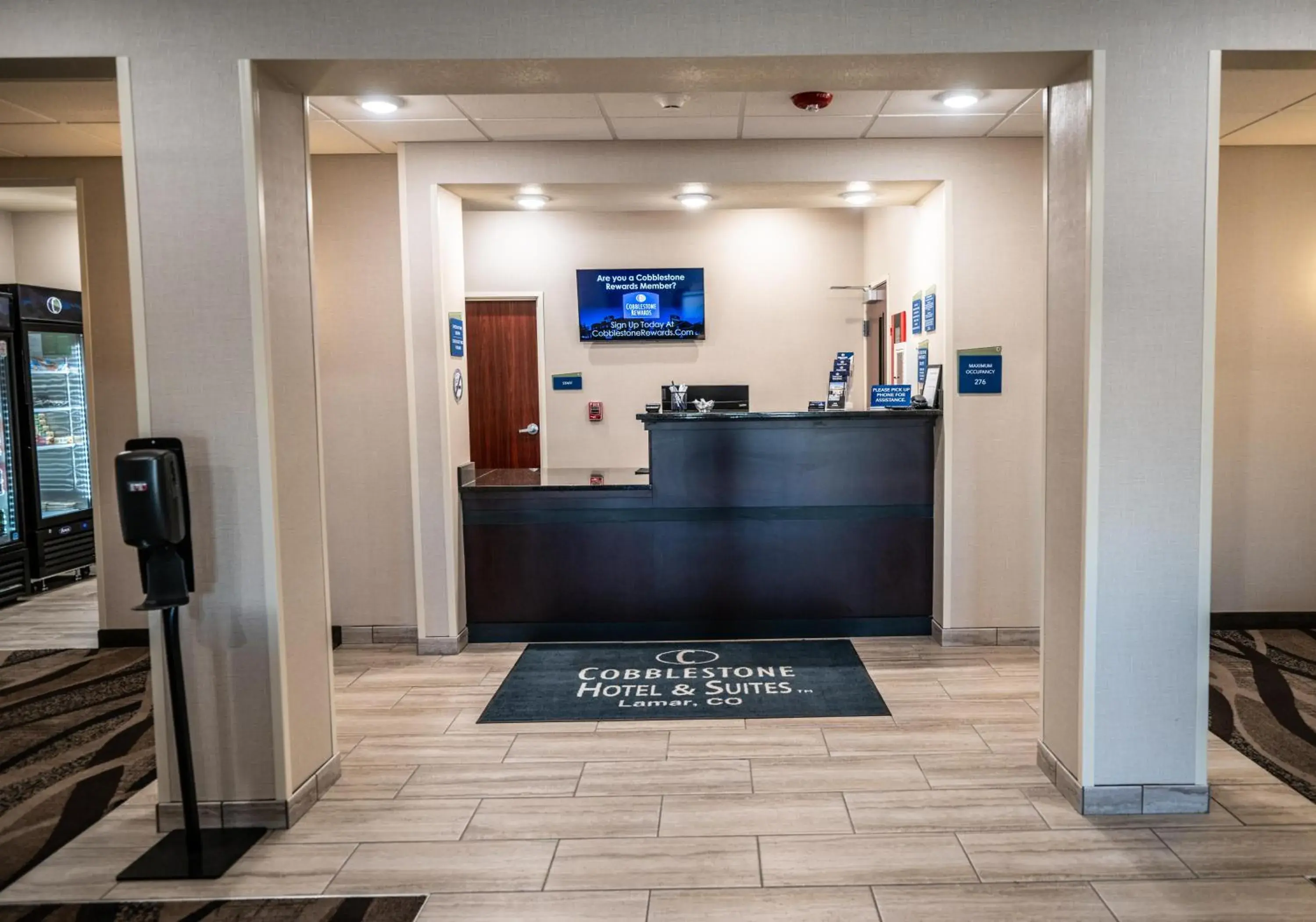 Lobby or reception in Cobblestone Hotel & Suites - Lamar Lobby or reception in Cobblestone Hotel & Suites - Lamar