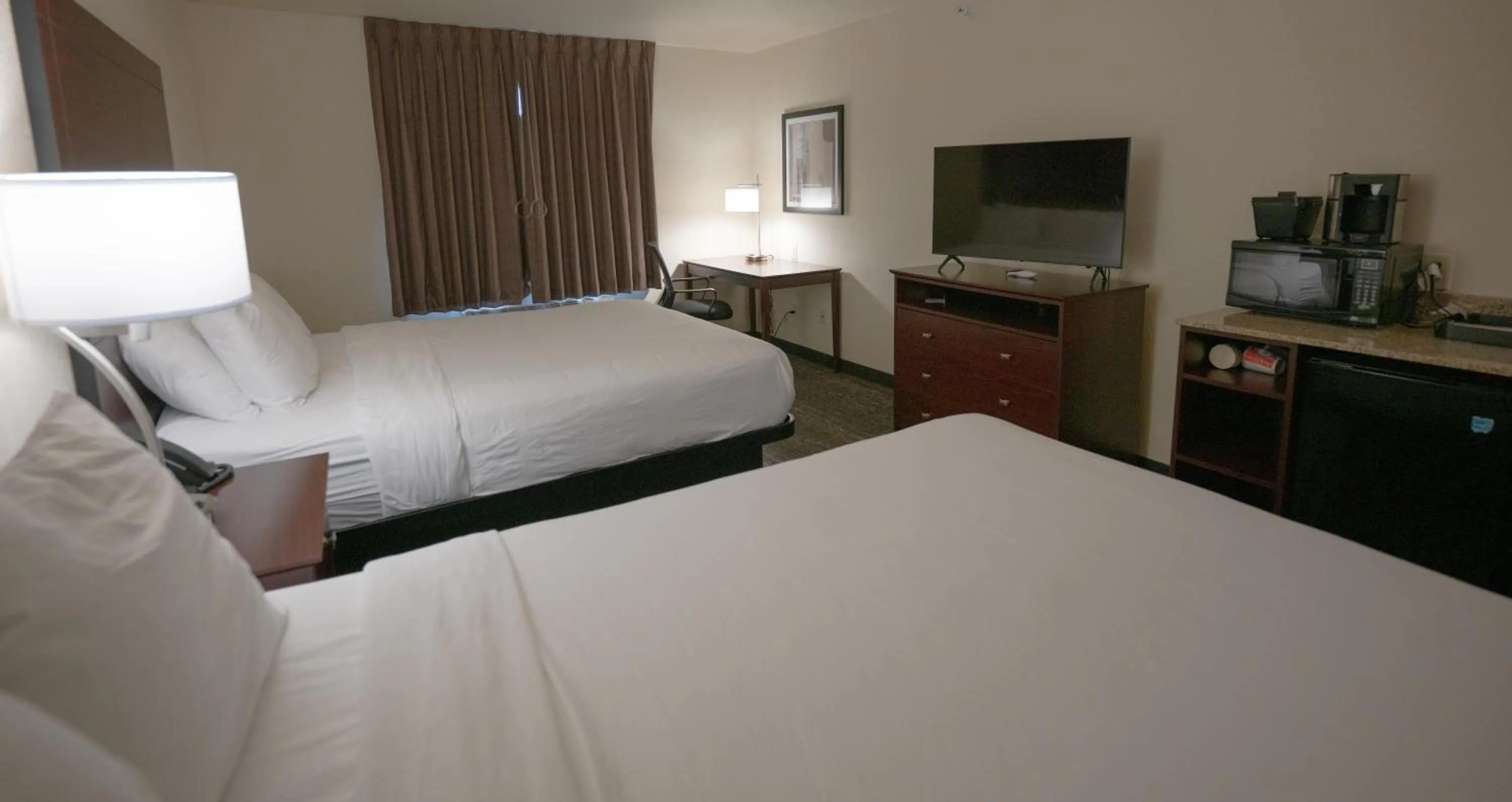 Bedroom, Bed in Cobblestone Hotel & Suites - Lamar