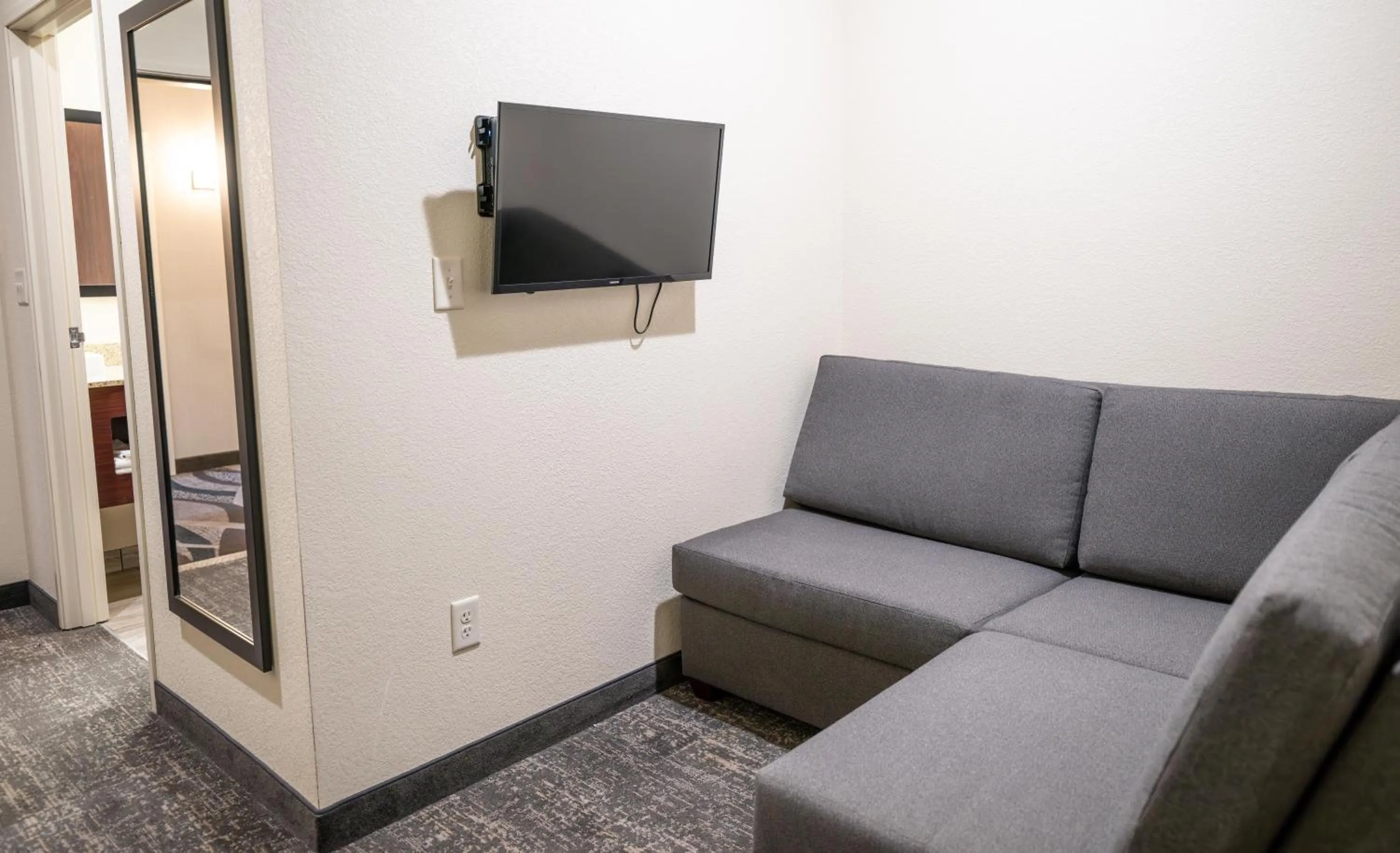 Bedroom in Cobblestone Hotel & Suites - Lamar