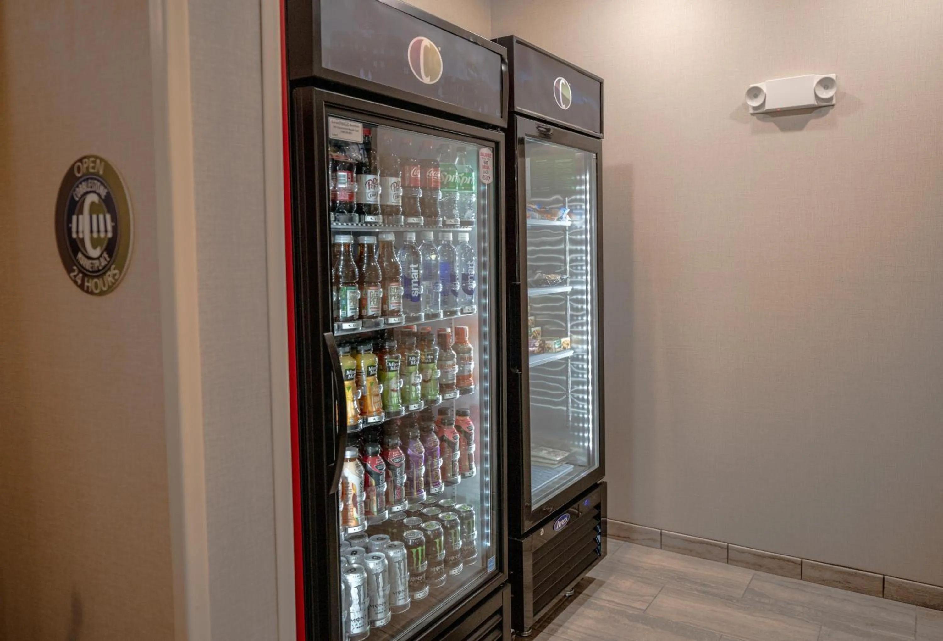 Food and drinks in Cobblestone Hotel & Suites - Lamar