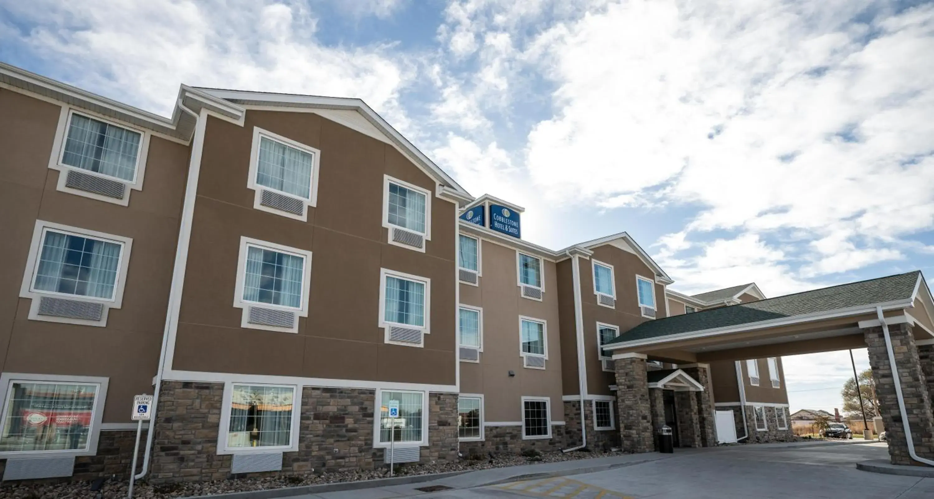Property building in Cobblestone Hotel & Suites - Lamar Property building in Cobblestone Hotel & Suites - Lamar