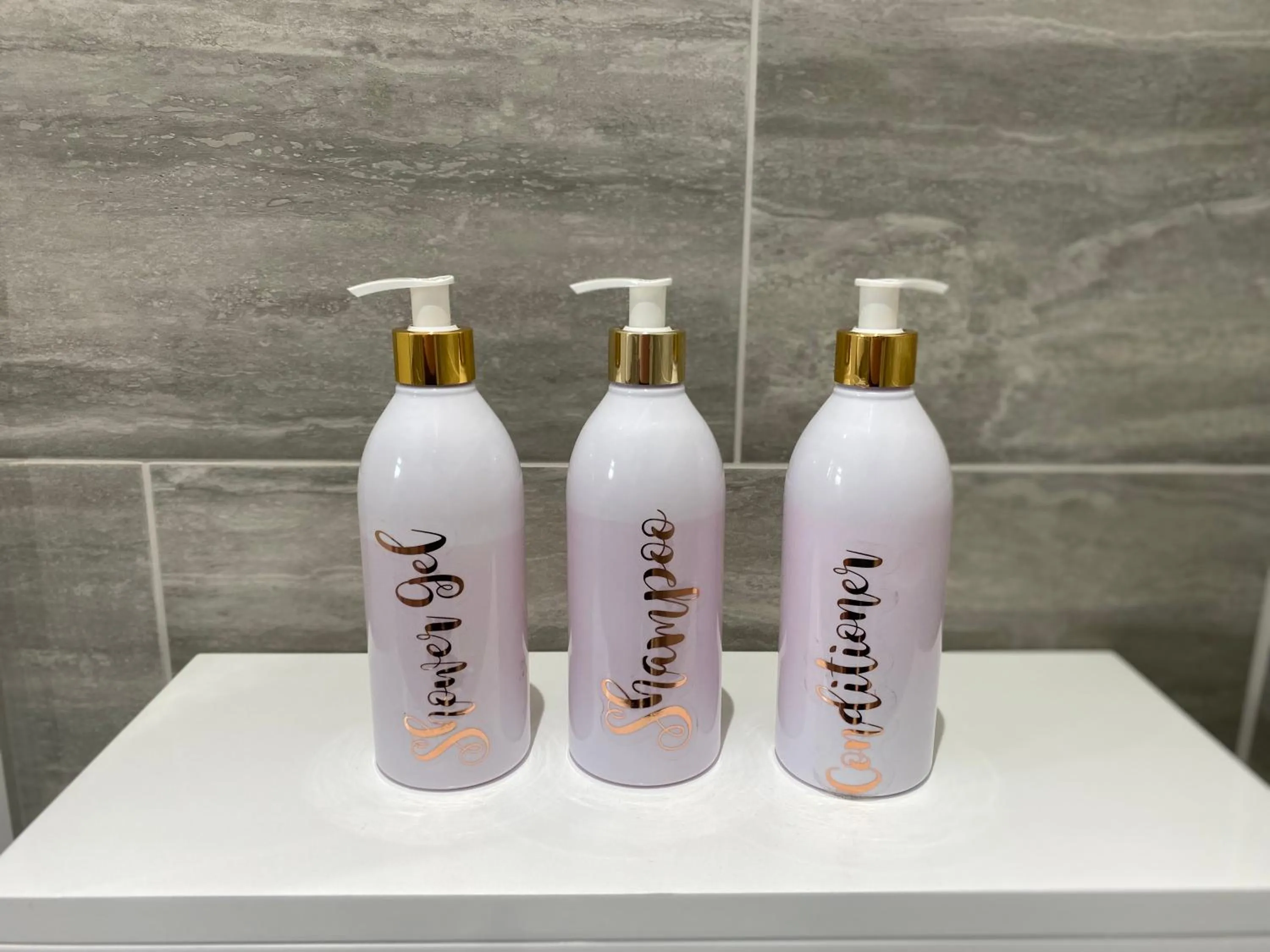 The Lily Pad near Poole Dorset Self contained private entrance and free parking