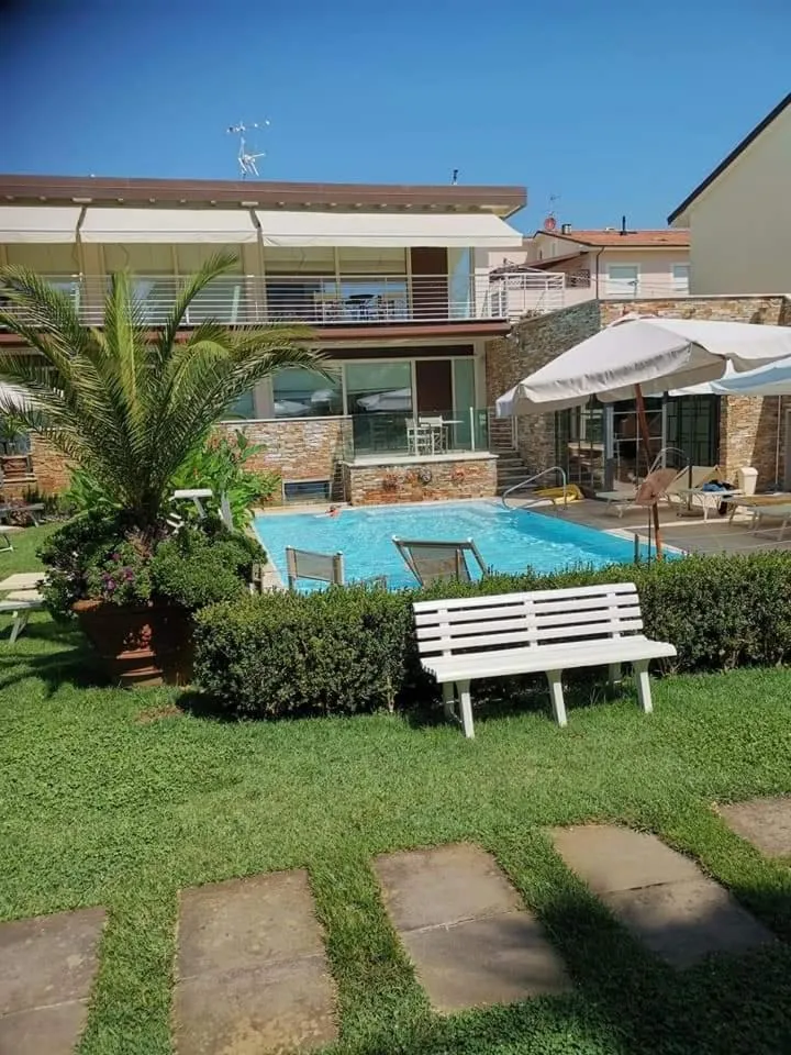 Swimming pool in Hotel Bacco