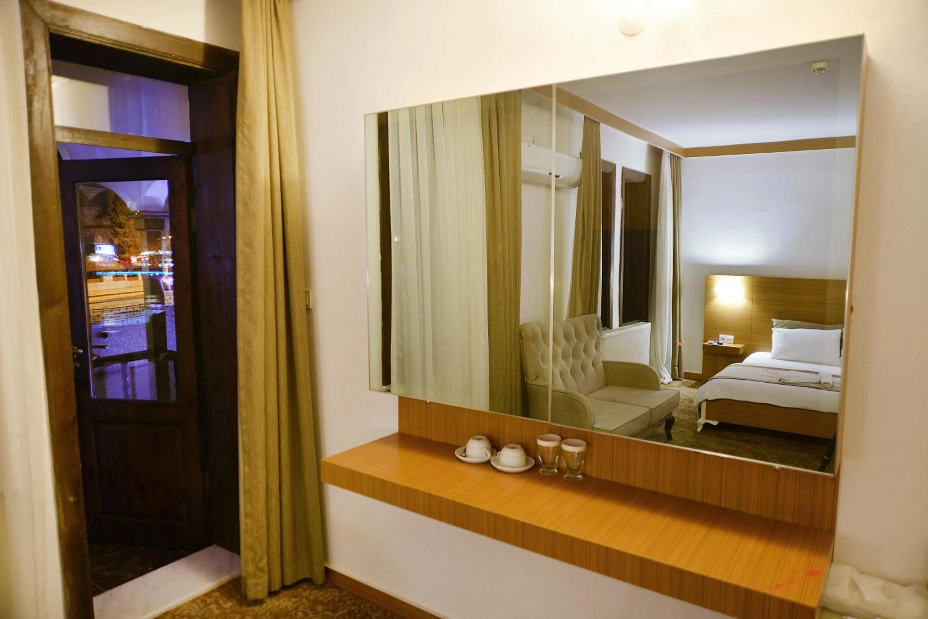 Photo of the whole room, Bed in Uluhan Hotel