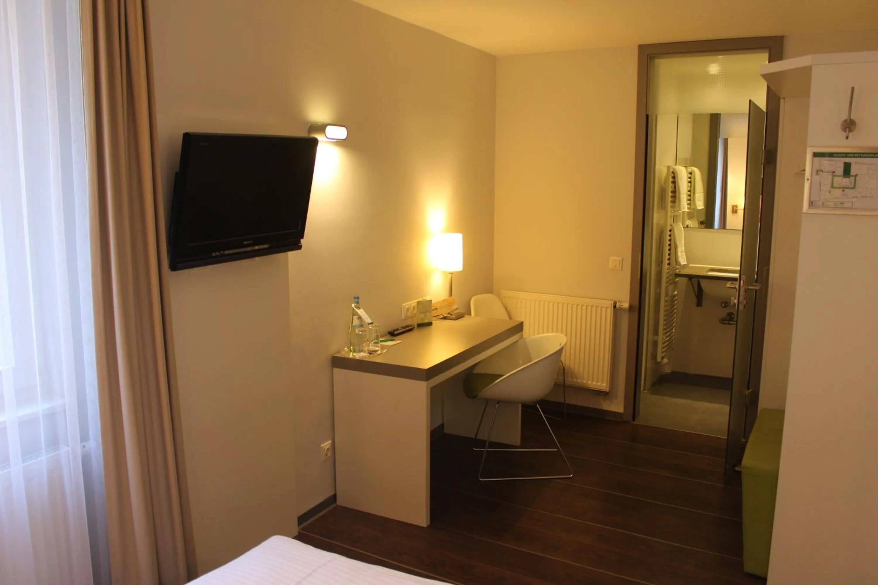 Photo of the whole room, Bed in Altstadt Hotel Baunachshof