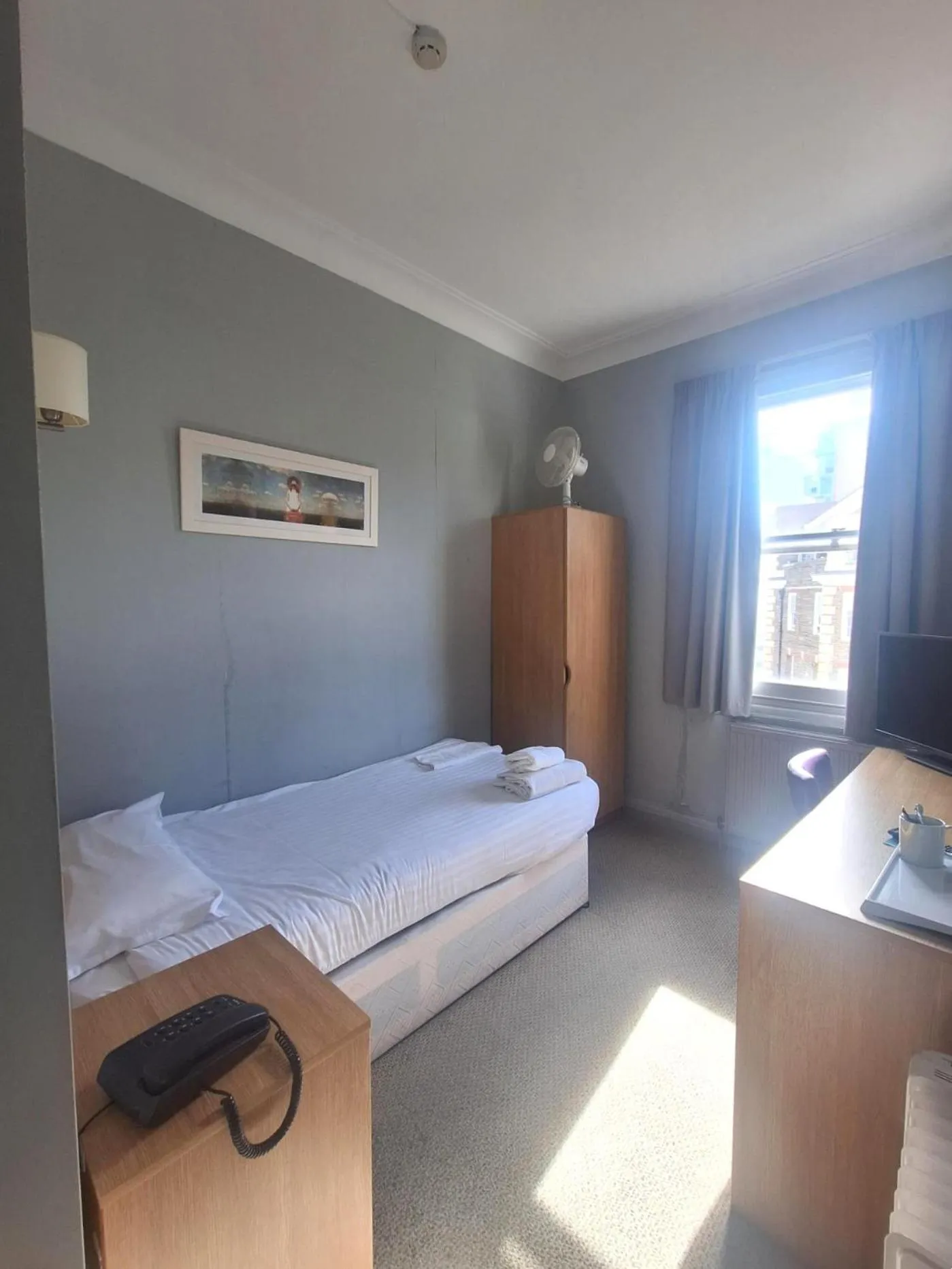 Bedroom, Bed in The Burlington Hotel