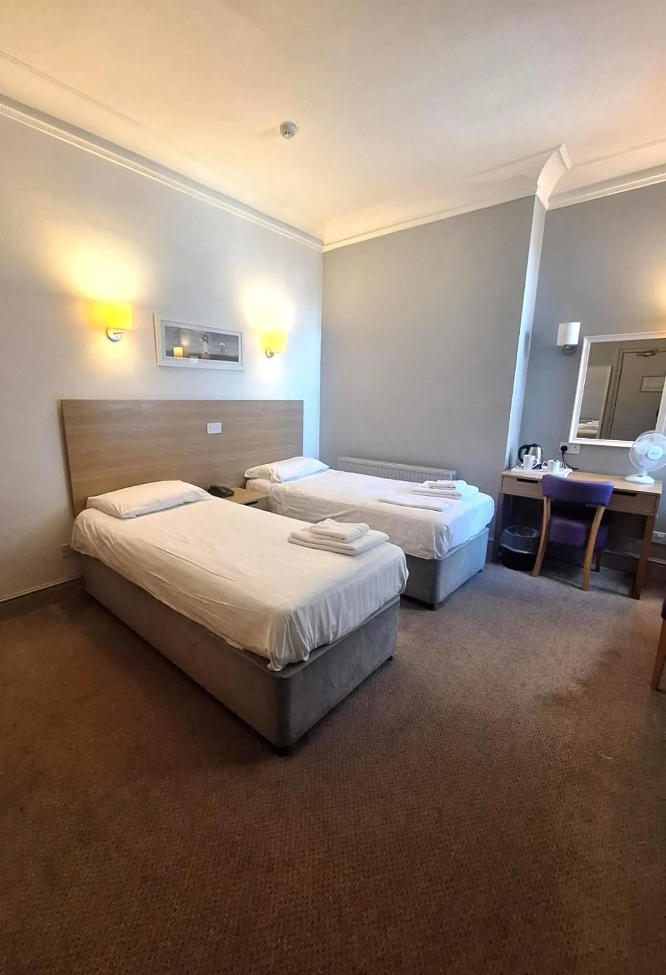 Bedroom, Bed in The Burlington Hotel