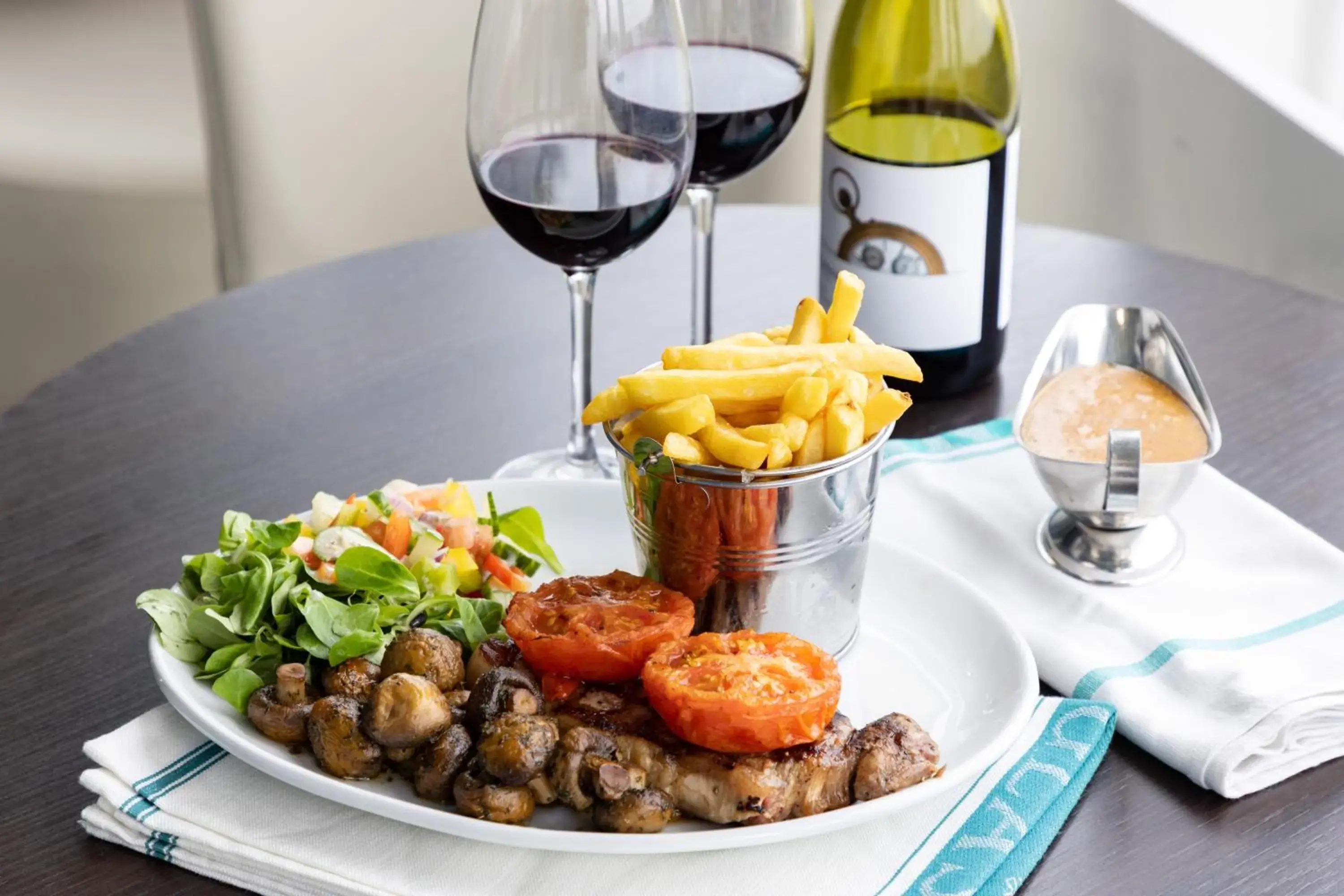 Food and drinks in The Burlington Hotel Food and drinks in The Burlington Hotel