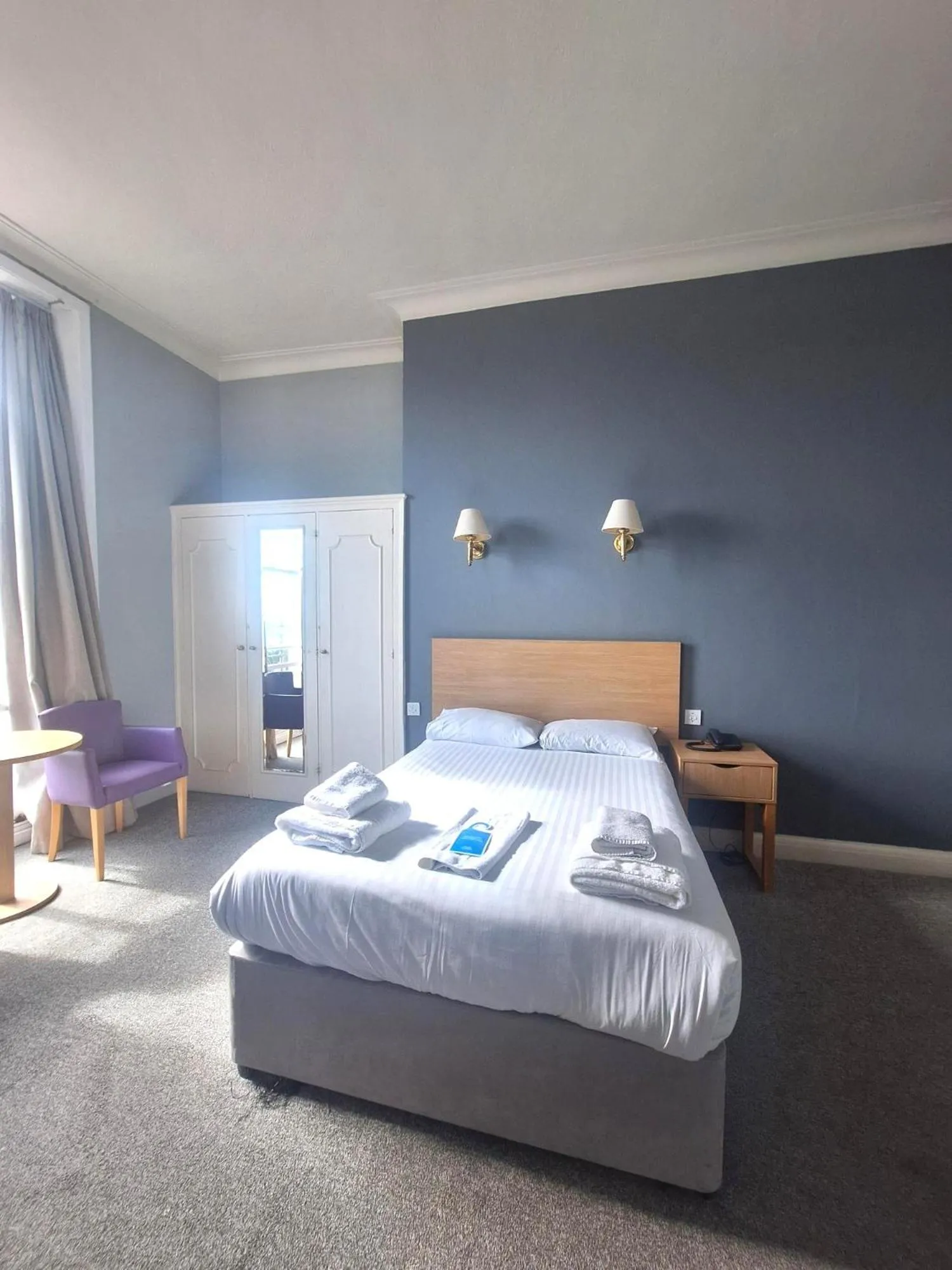 Bedroom, Bed in The Burlington Hotel