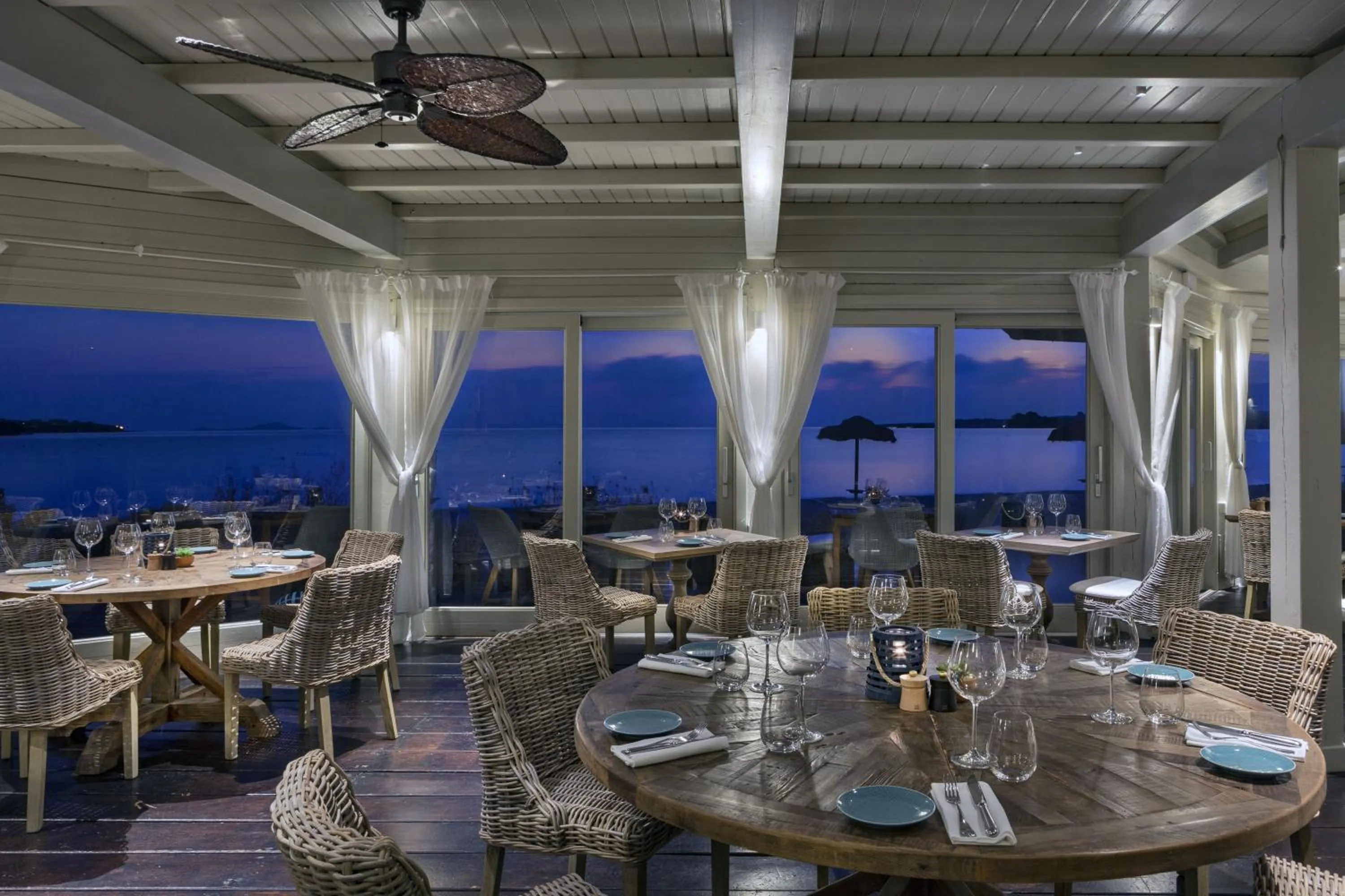 Restaurant/places to eat in Hotel Abi d'Oru