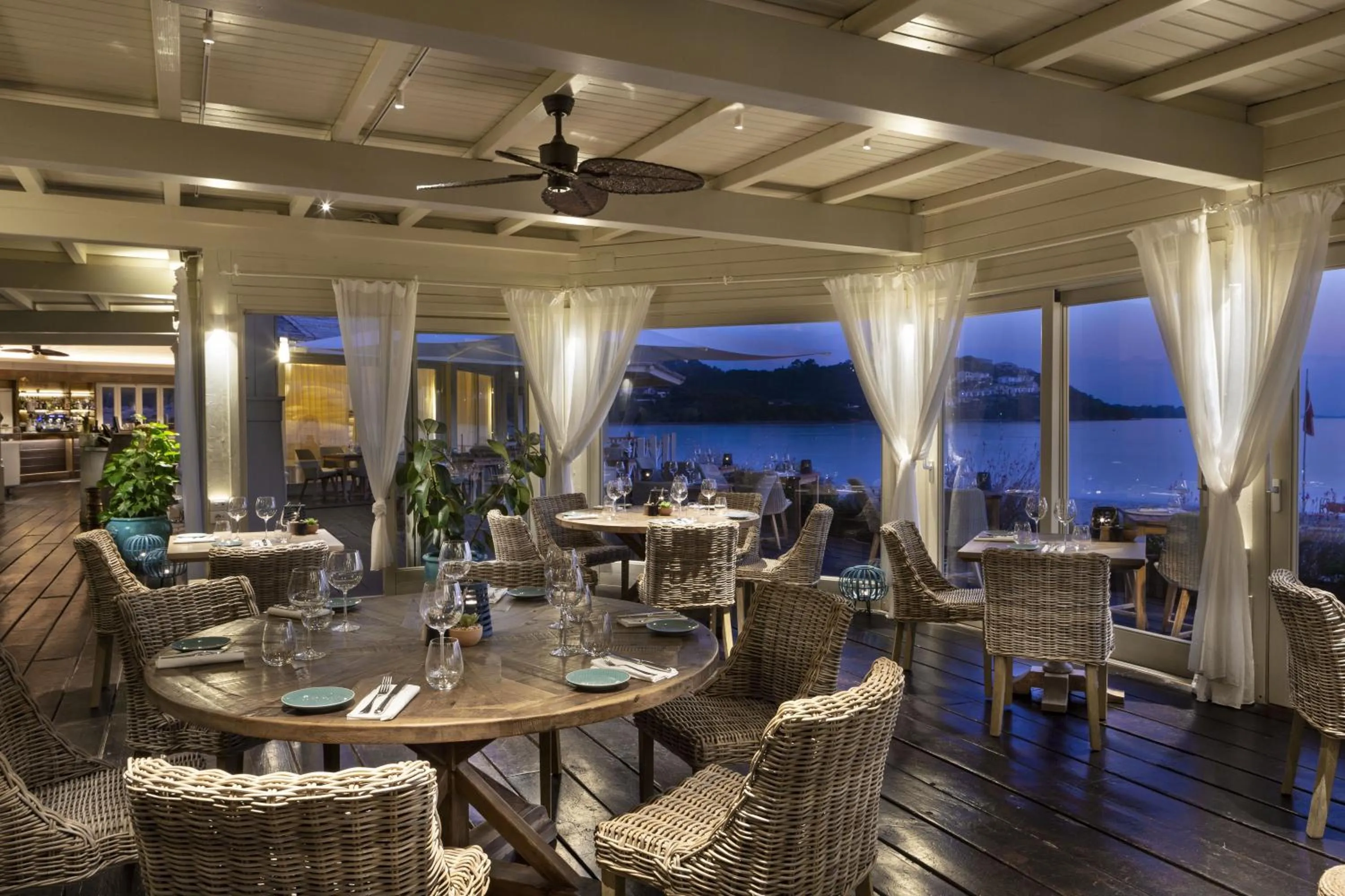 Restaurant/places to eat in Hotel Abi d'Oru