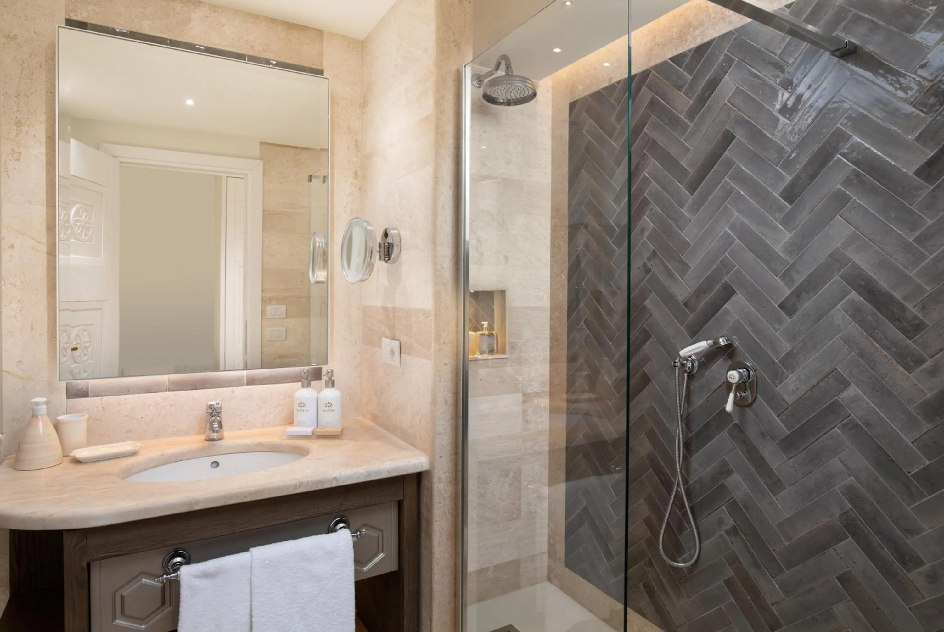 Bathroom in Hotel Abi d'Oru