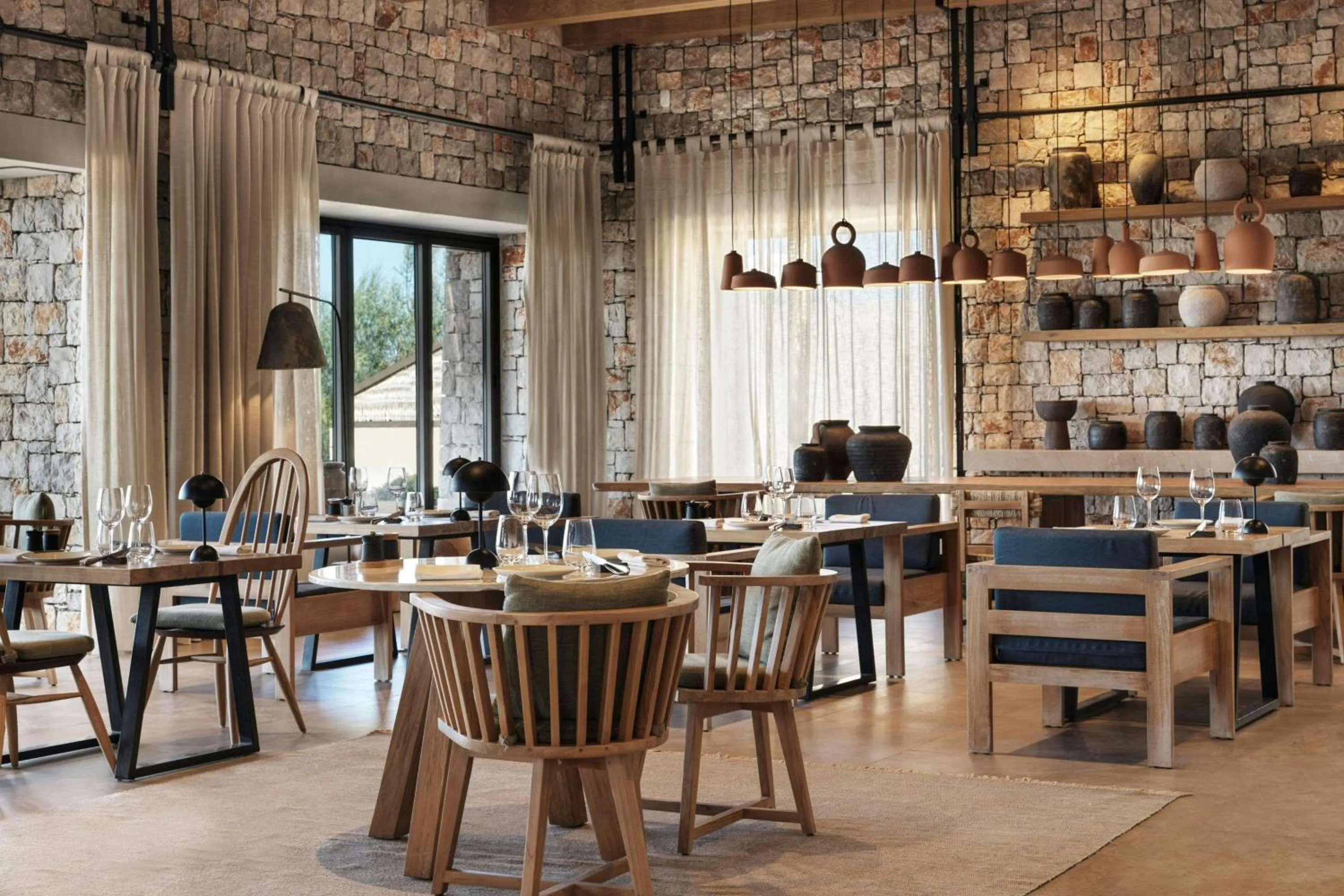 Restaurant/places to eat in W Costa Navarino