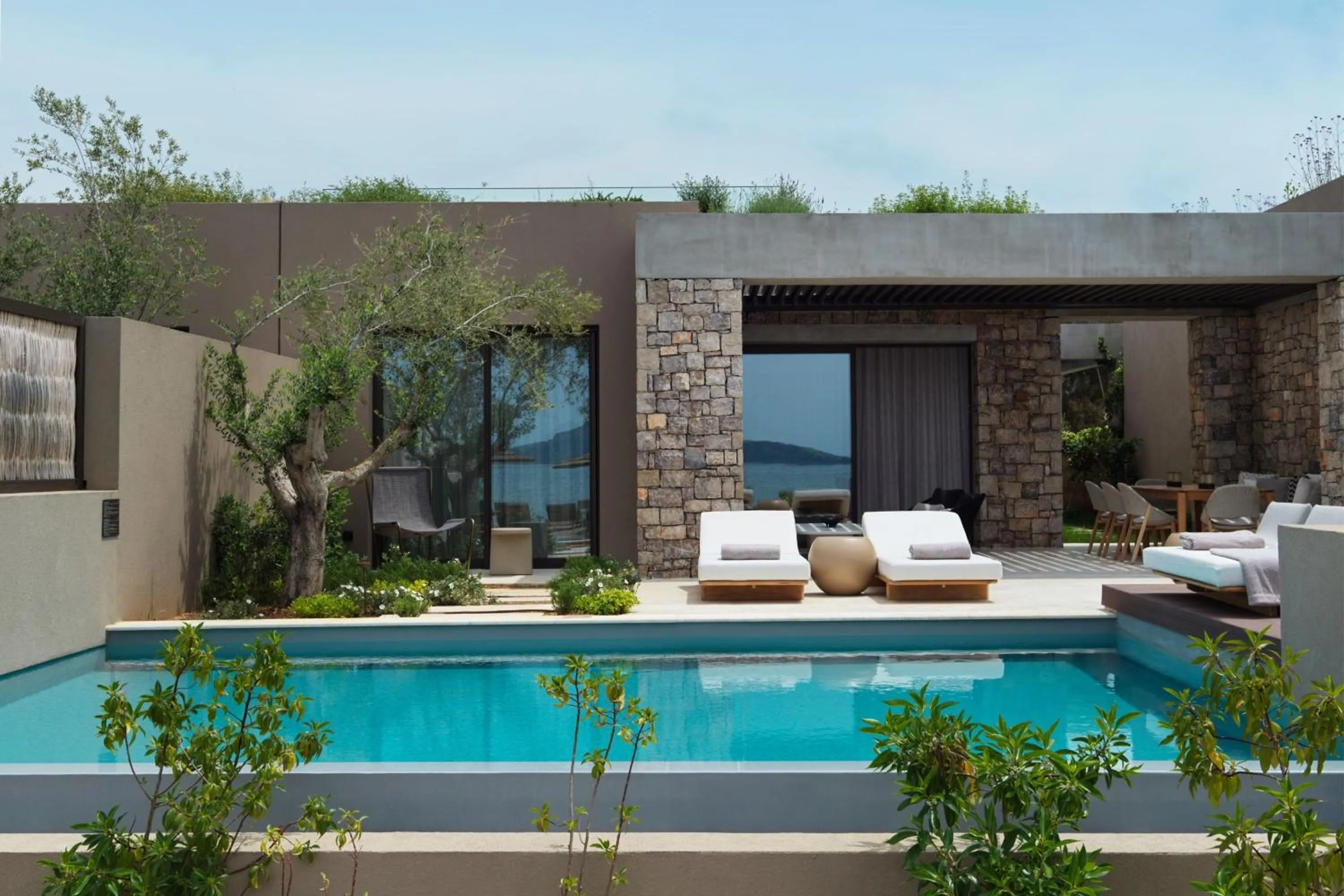 Beach in W Costa Navarino