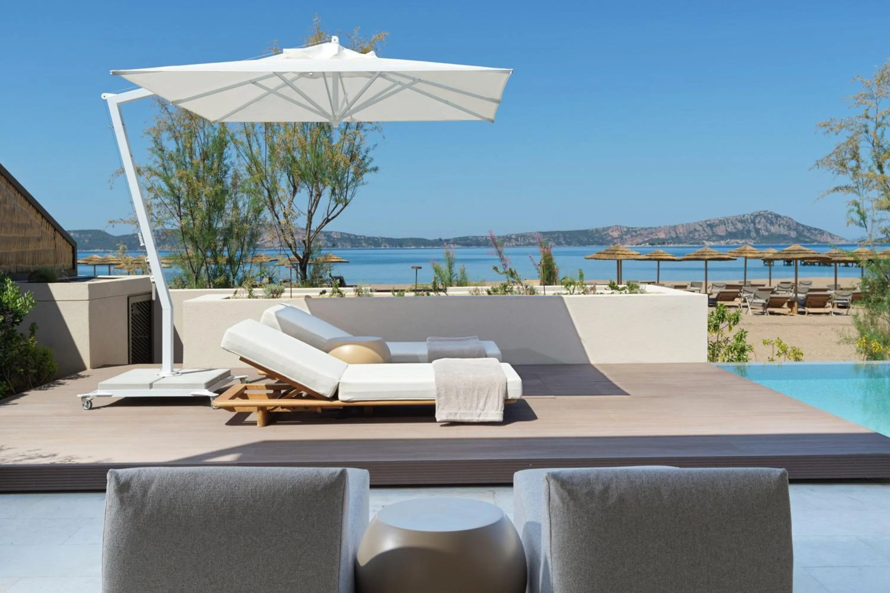 Beach in W Costa Navarino