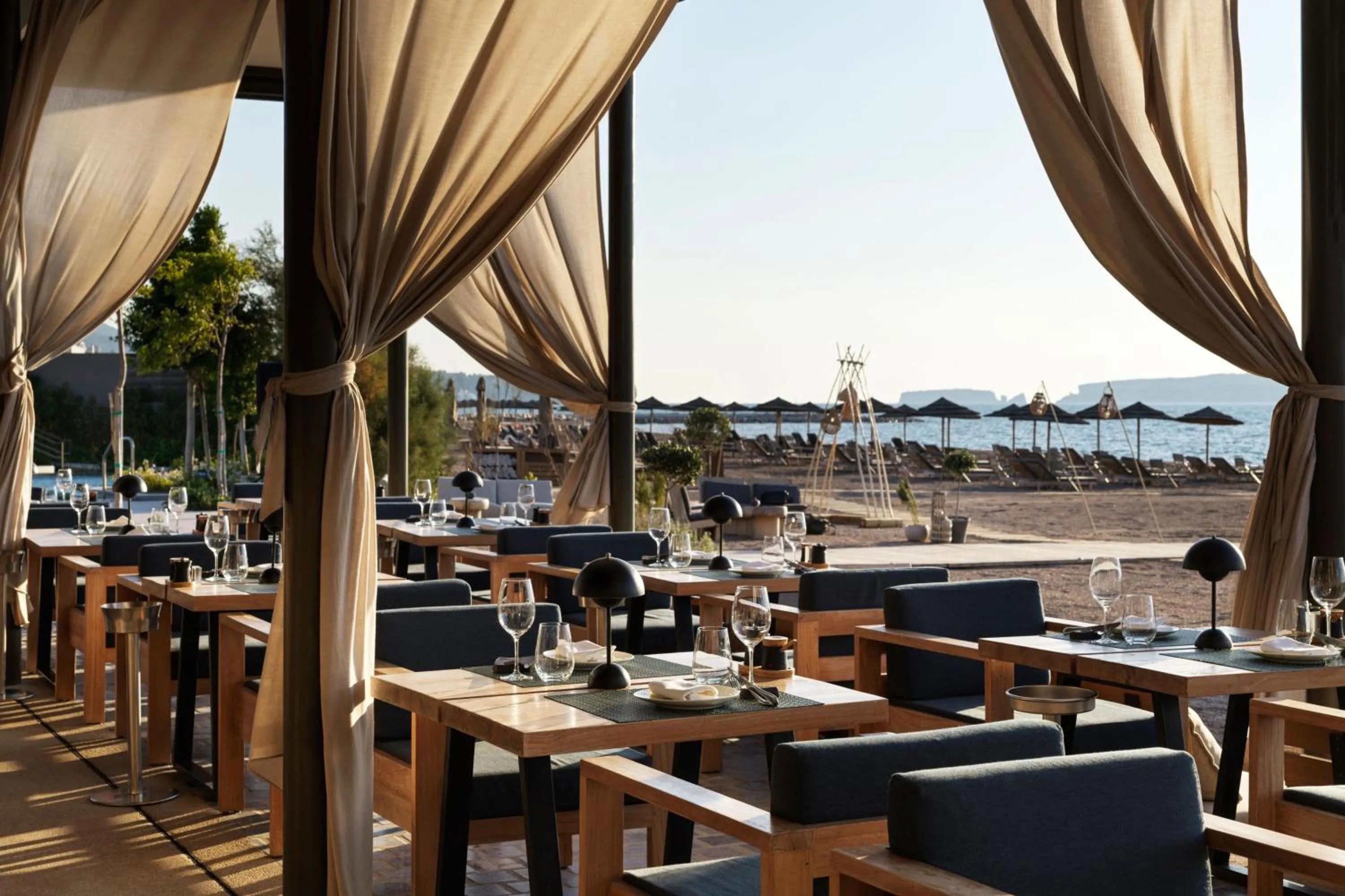 Restaurant/places to eat in W Costa Navarino