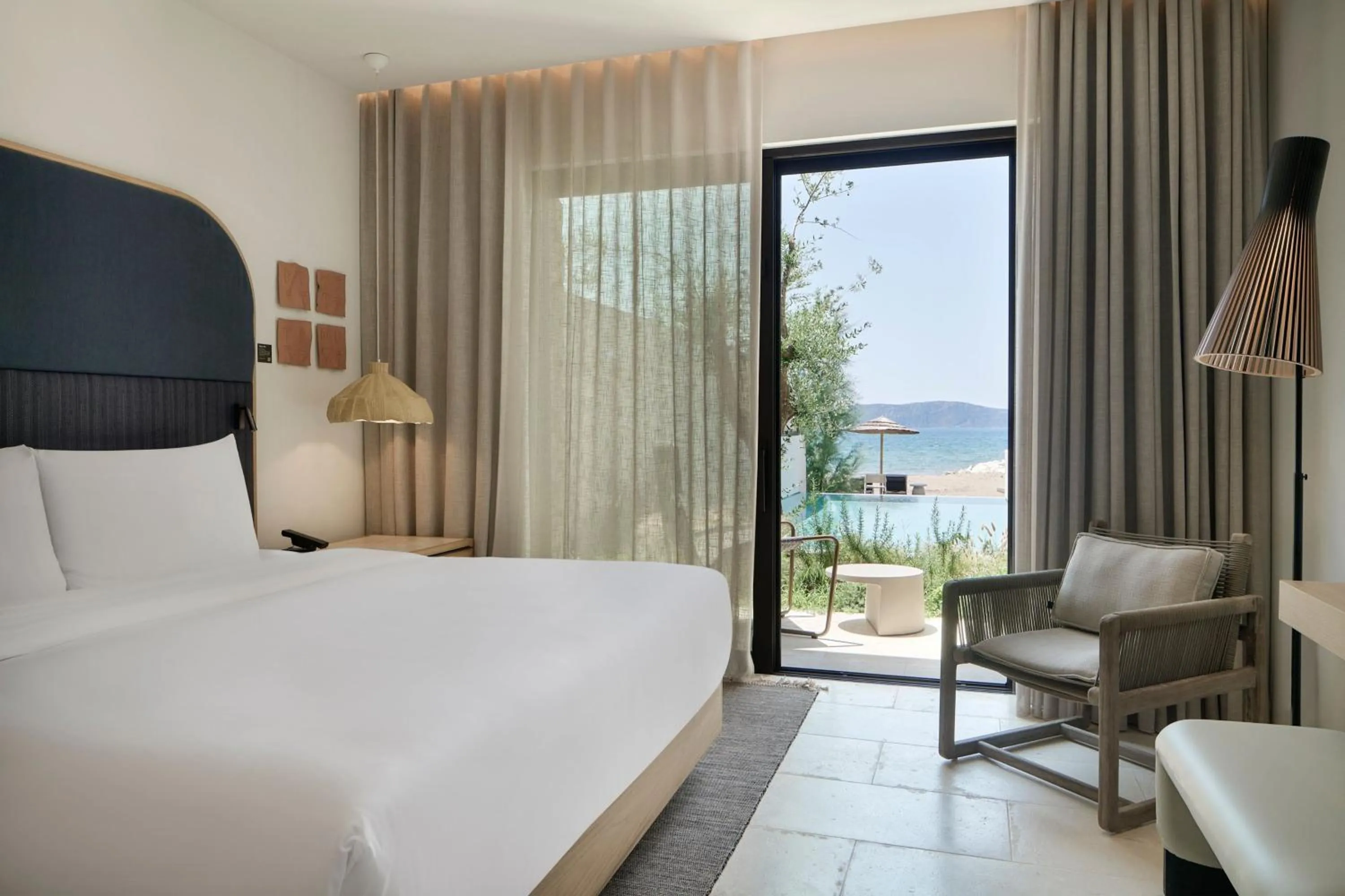 Beach, Bed in W Costa Navarino