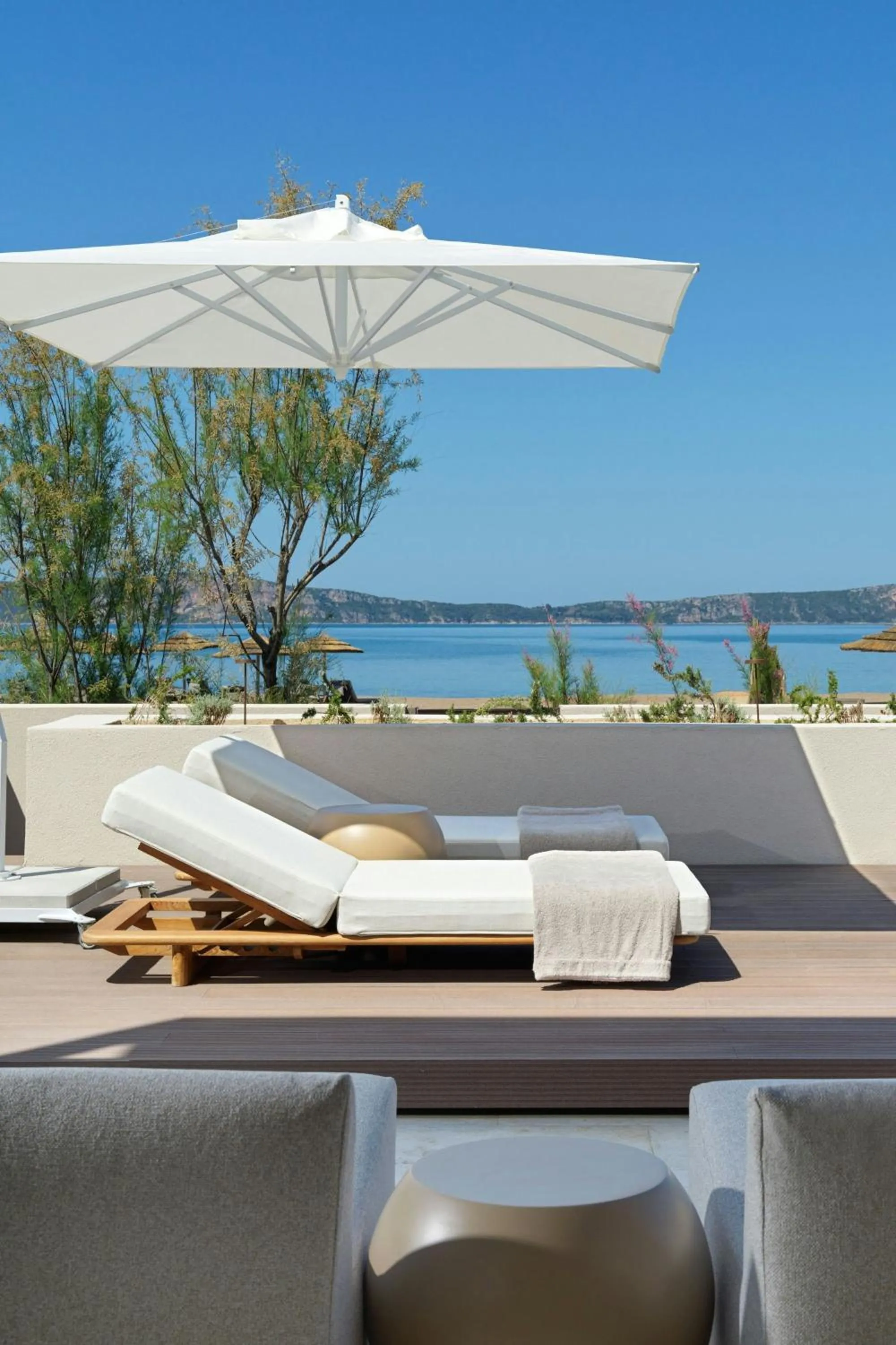 Beach in W Costa Navarino