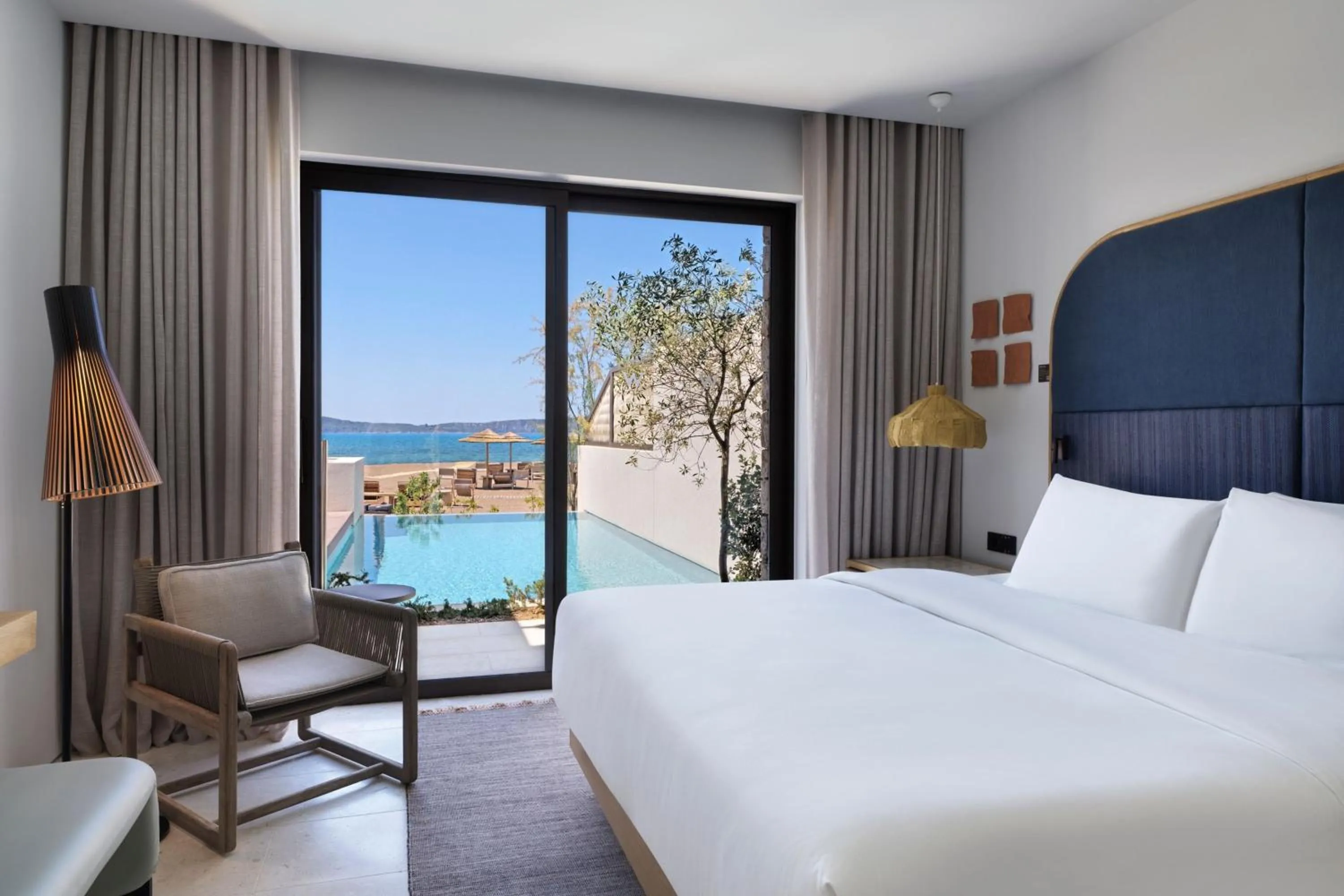 Beach, Bed in W Costa Navarino