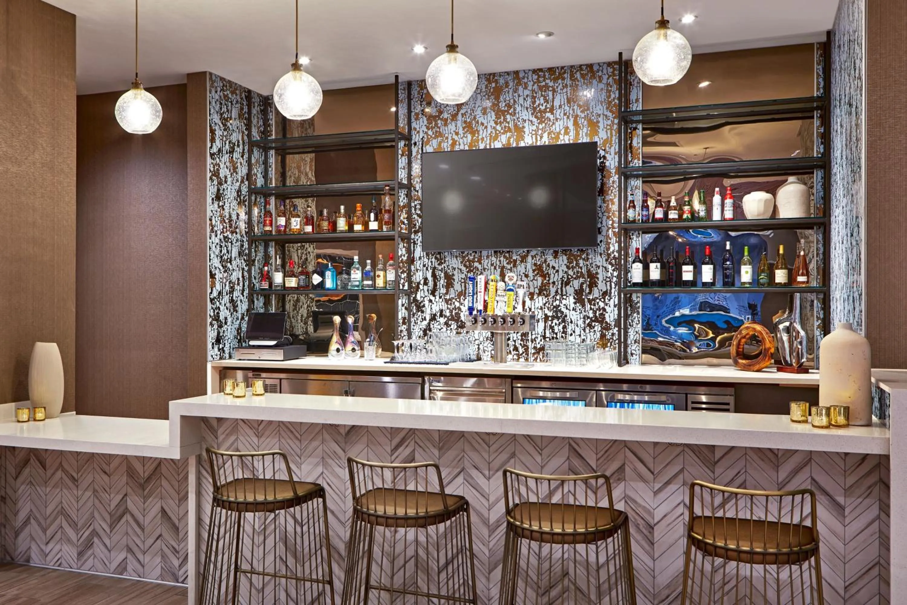 Lounge or bar in SpringHill Suites by Marriott Los Angeles Downey