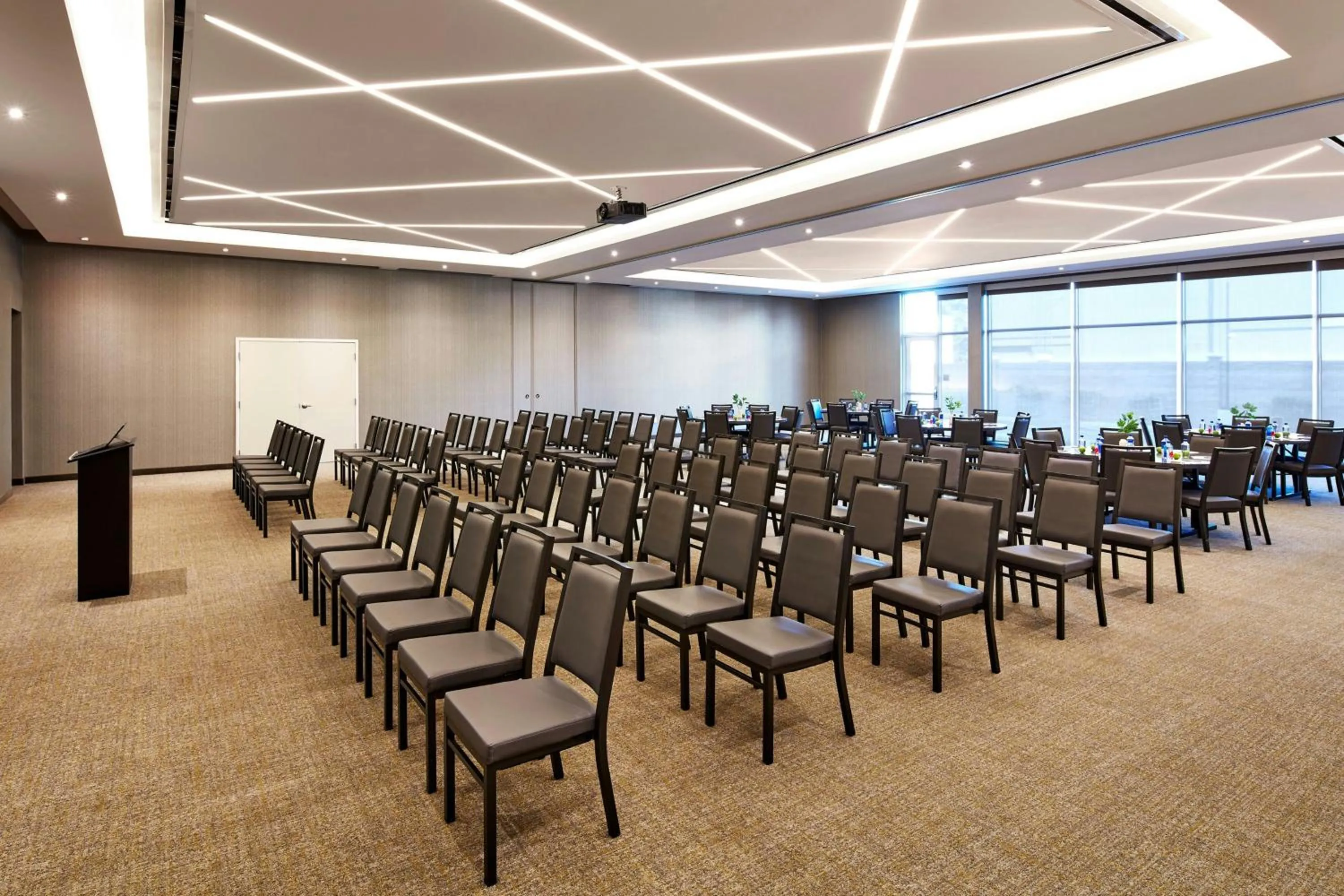 Meeting/conference room in SpringHill Suites by Marriott Los Angeles Downey