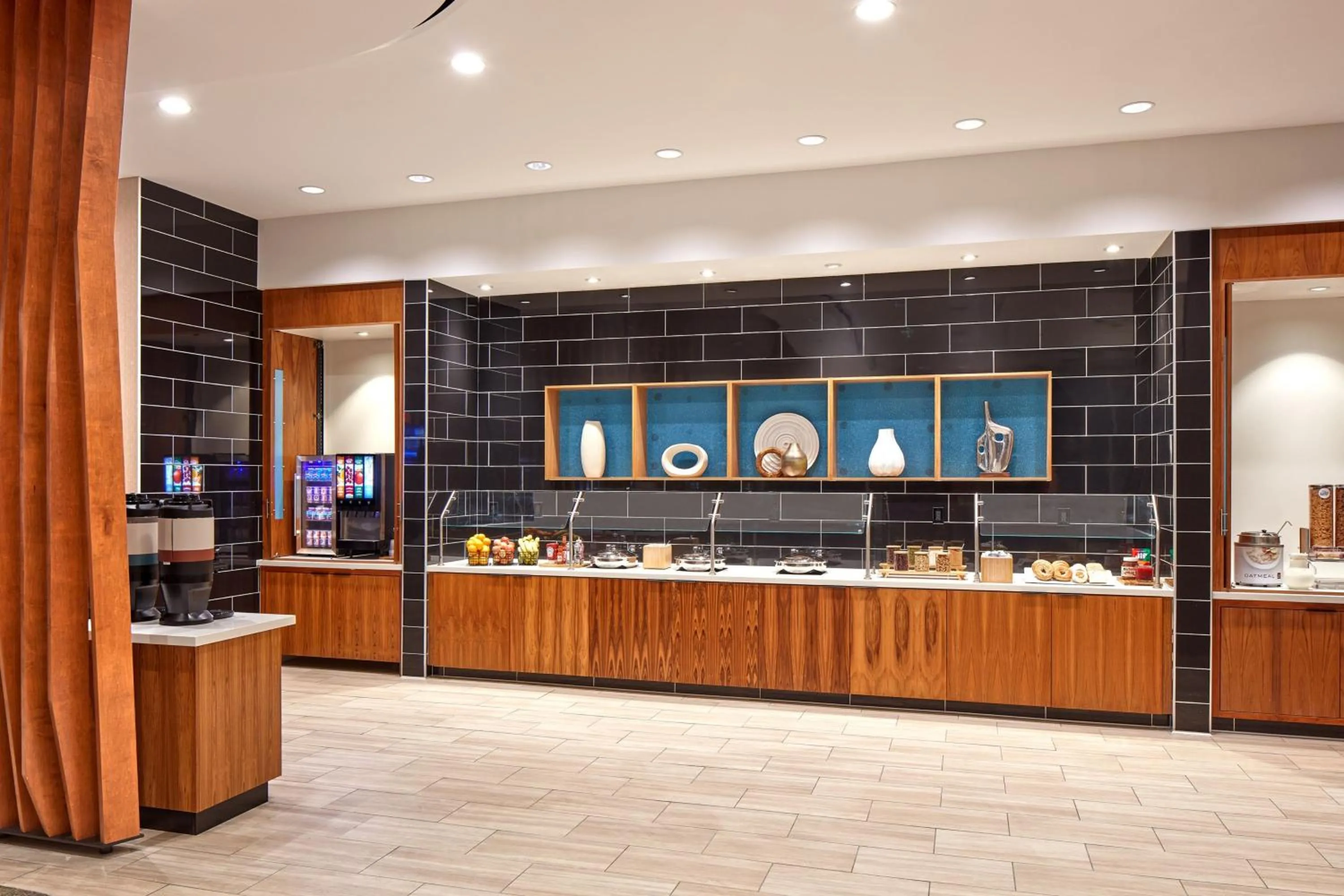 Breakfast in SpringHill Suites by Marriott Los Angeles Downey