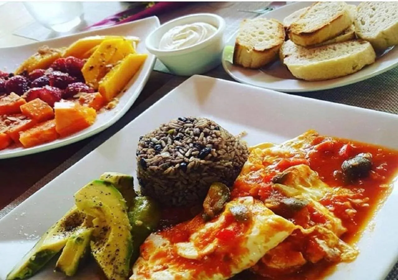 Food and drinks in Atlantida Lodge Cahuita