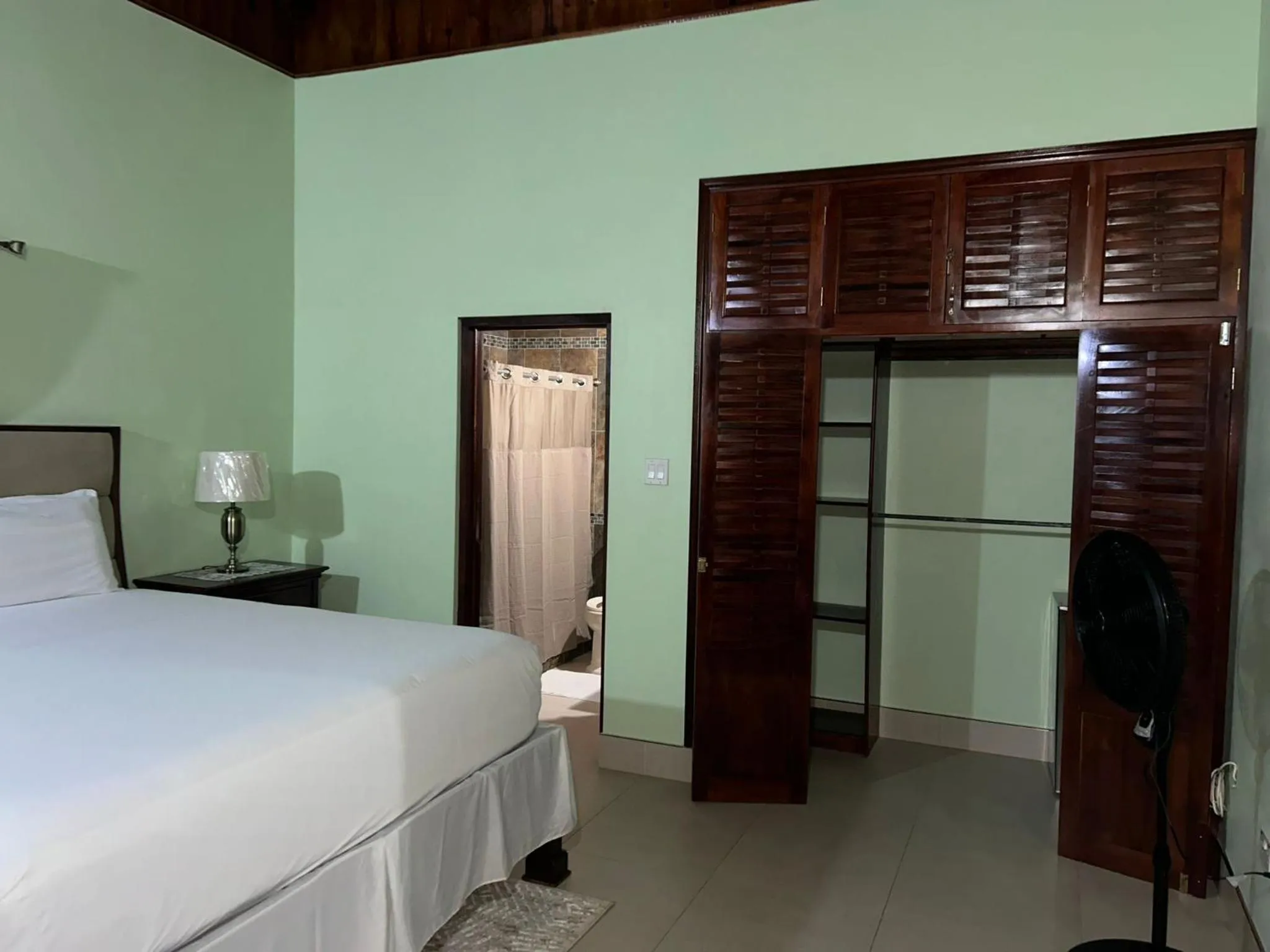 Bed in White House by White River