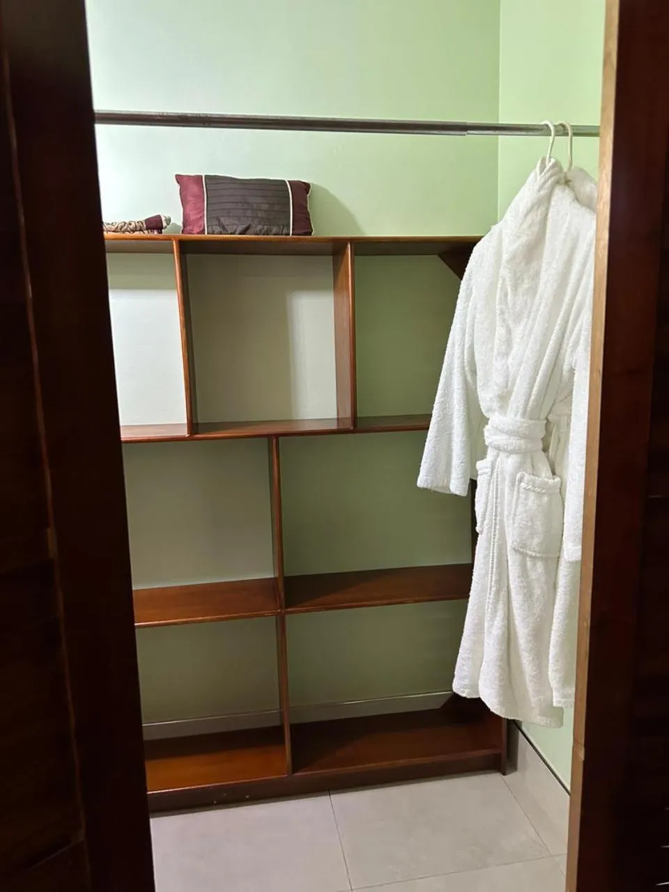 wardrobe in White House by White River