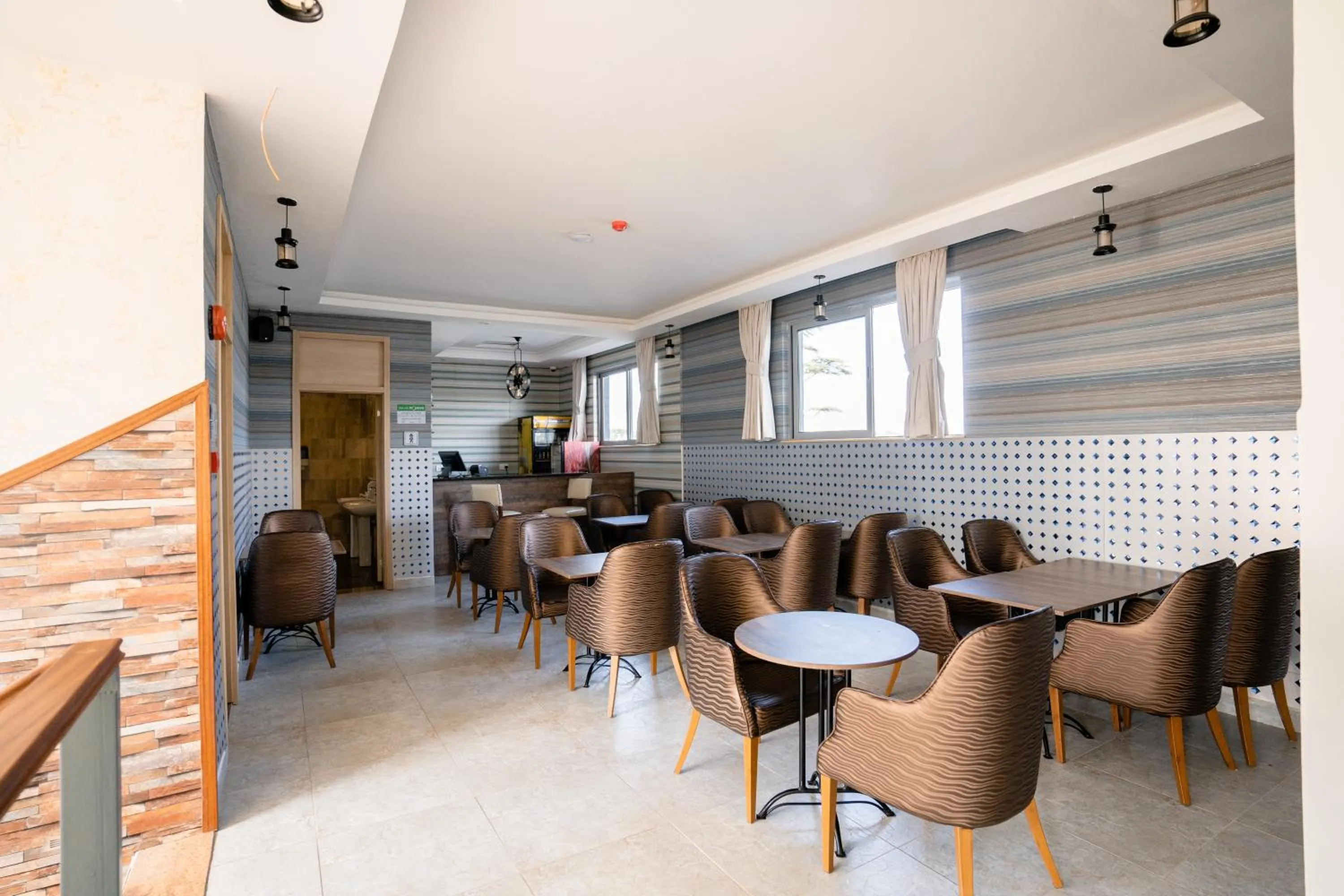 Restaurant/places to eat in Blooming Suites