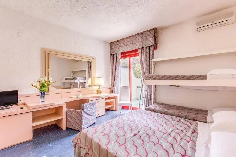 Bedroom, Bed in Marina Club Hotel Bedroom, Bed in Marina Club Hotel