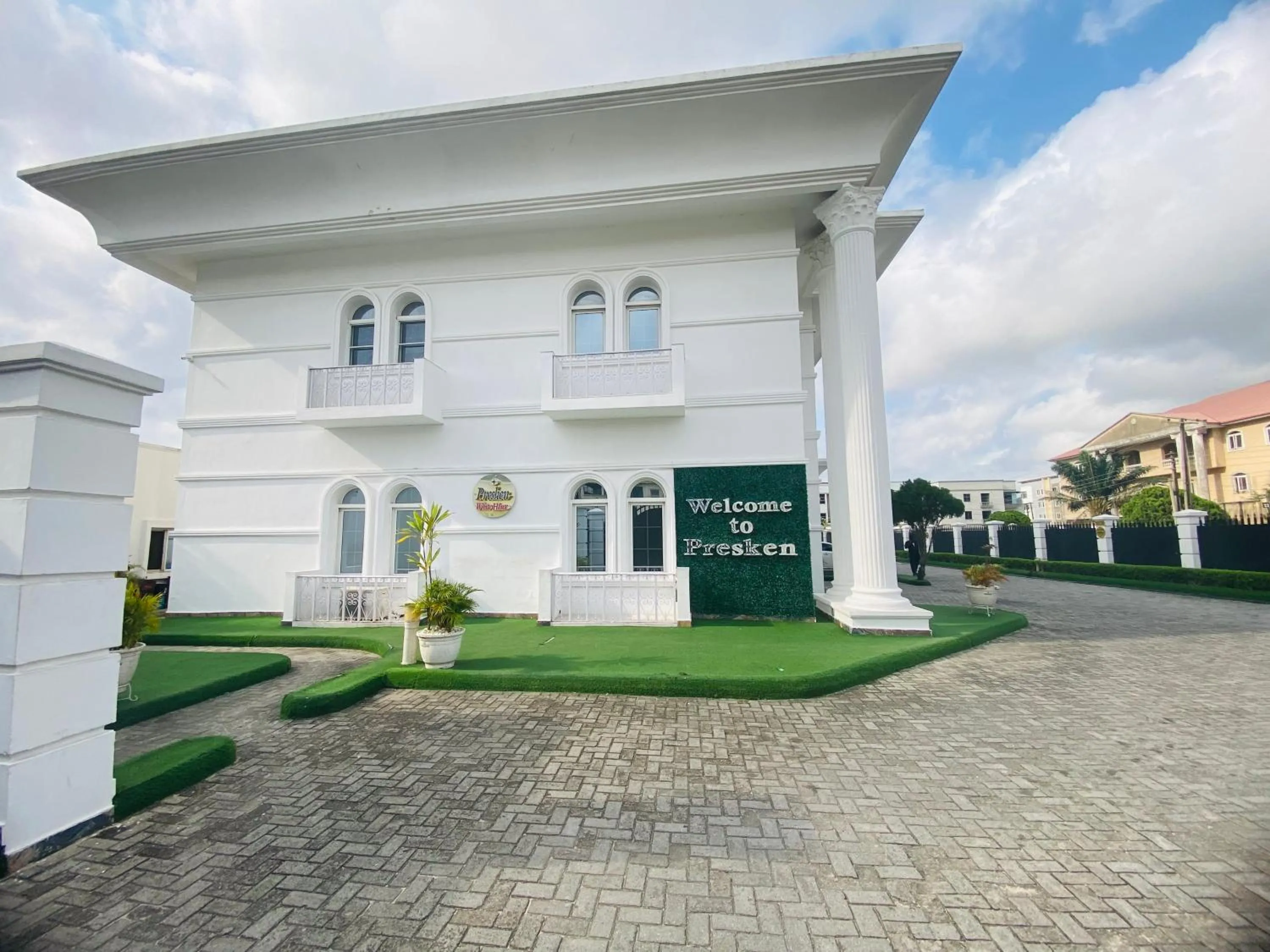 Property building in PRESKEN WHITE HOUSE