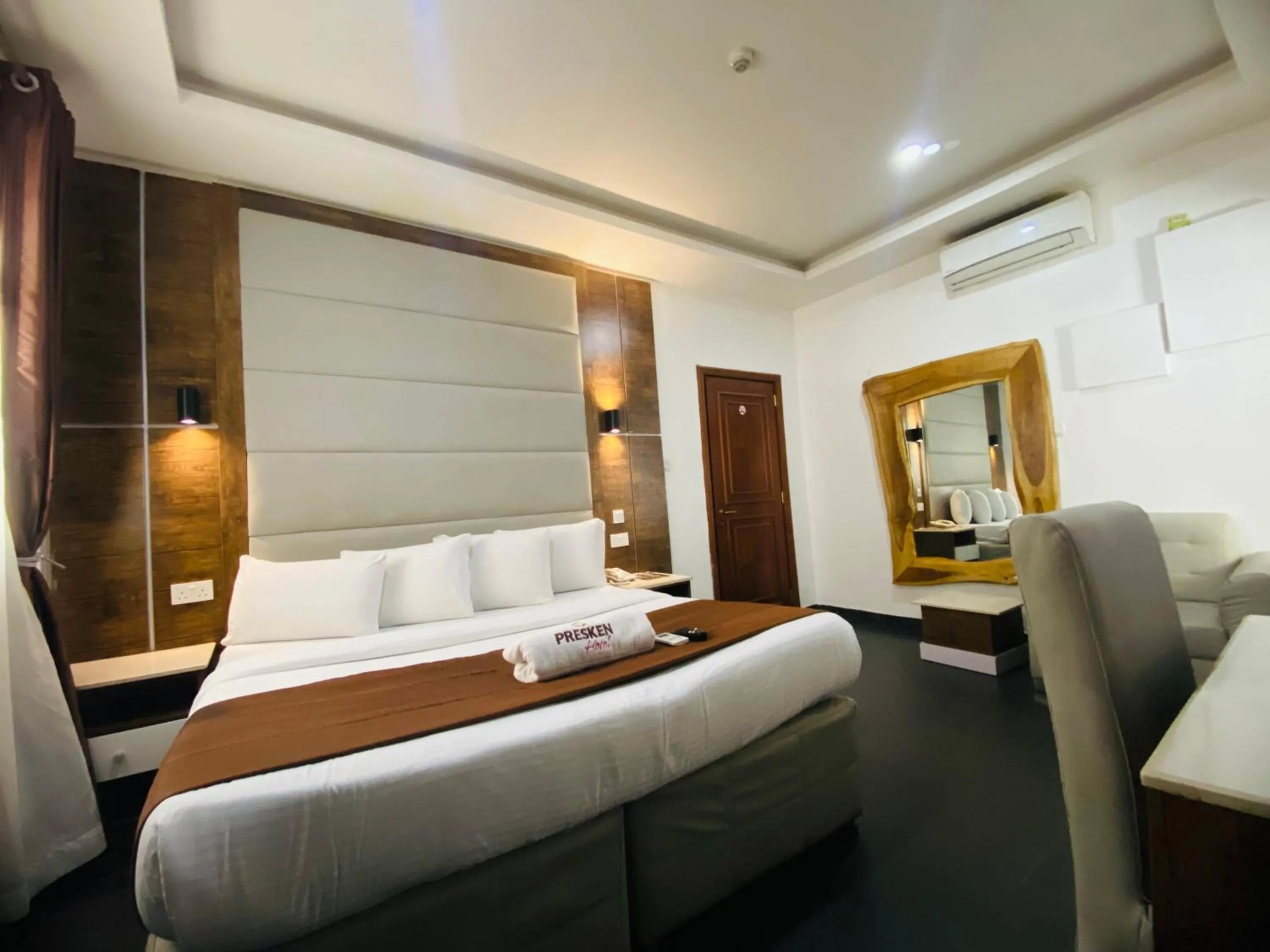 Bed in PRESKEN WHITE HOUSE