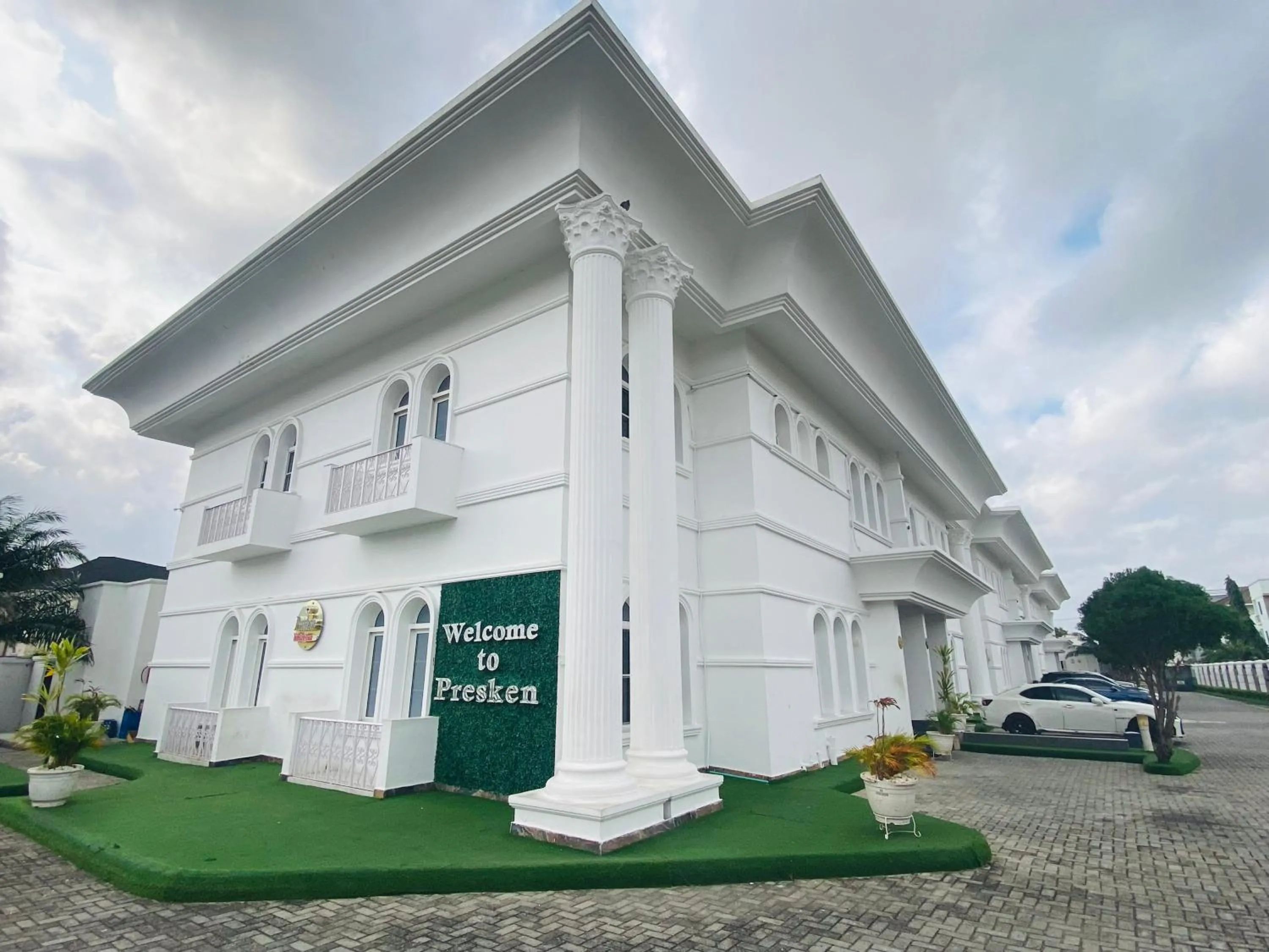 Property building in PRESKEN WHITE HOUSE