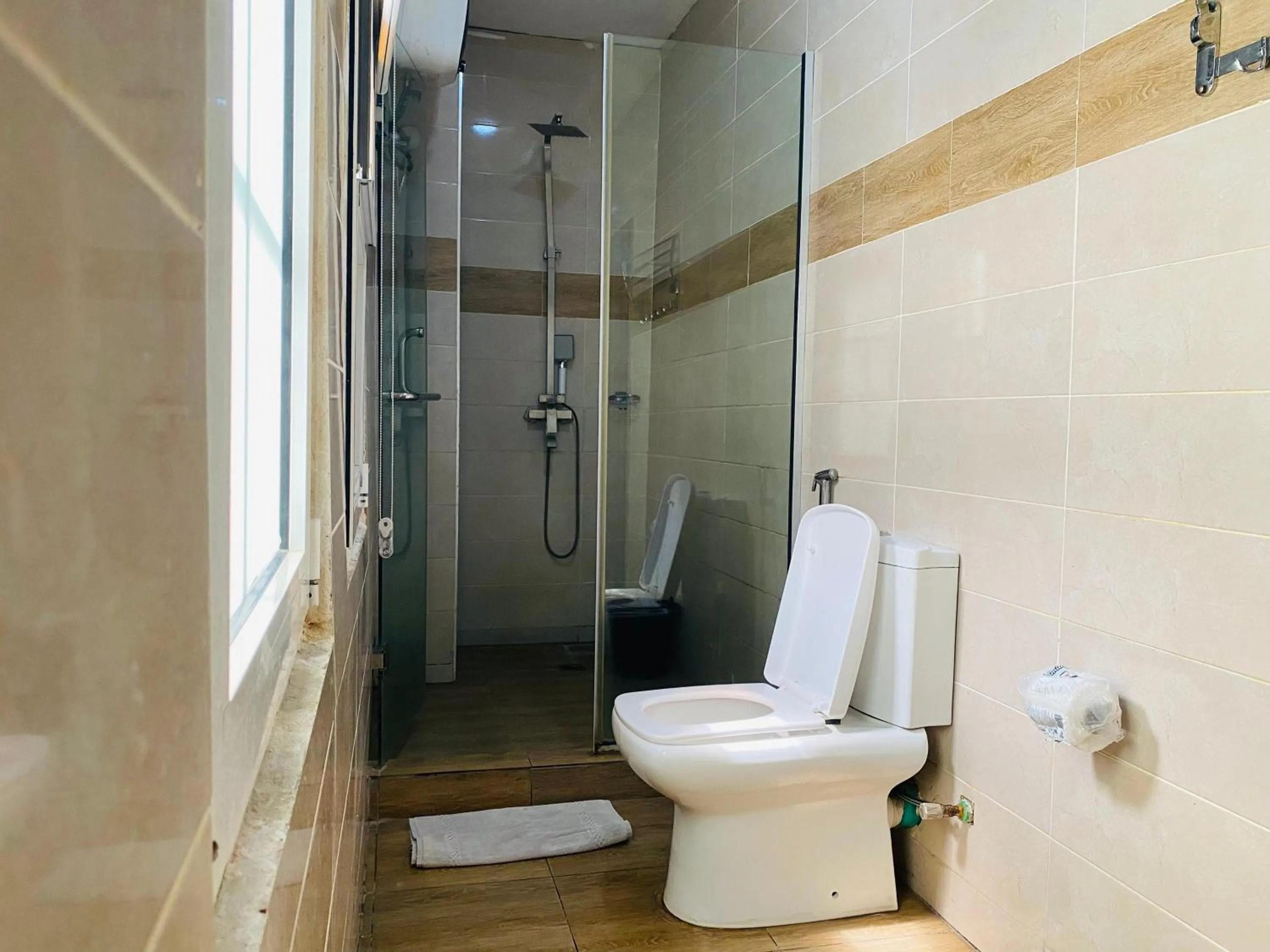 Shower in PRESKEN WHITE HOUSE