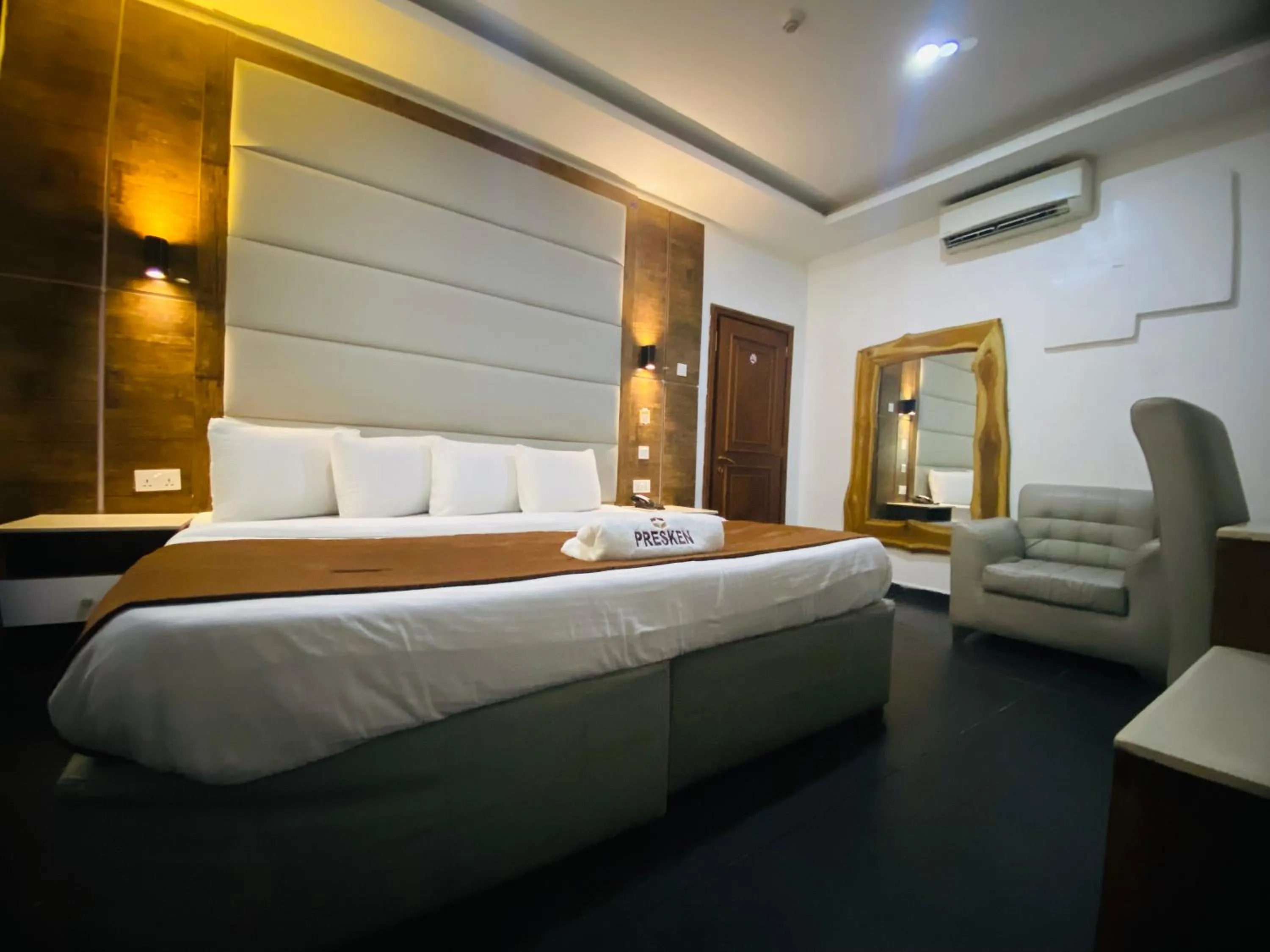 Bed in PRESKEN WHITE HOUSE