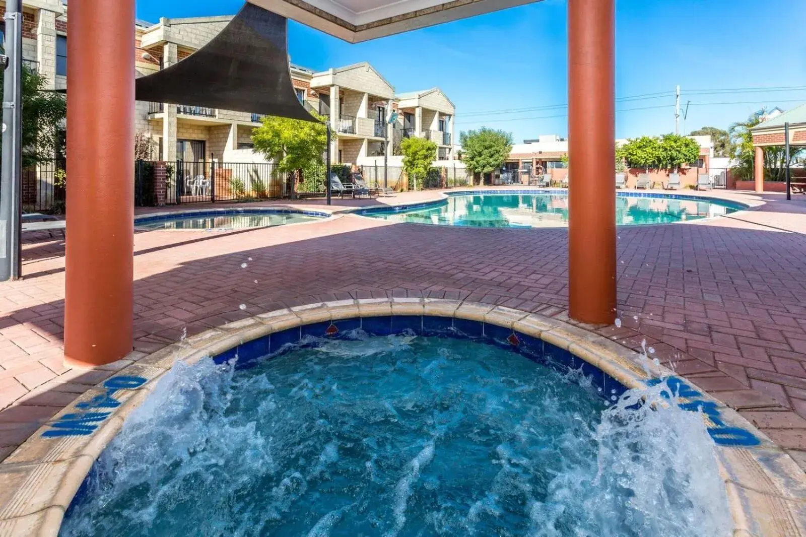 Swimming pool in Country Comfort Perth Swimming pool in Country Comfort Perth