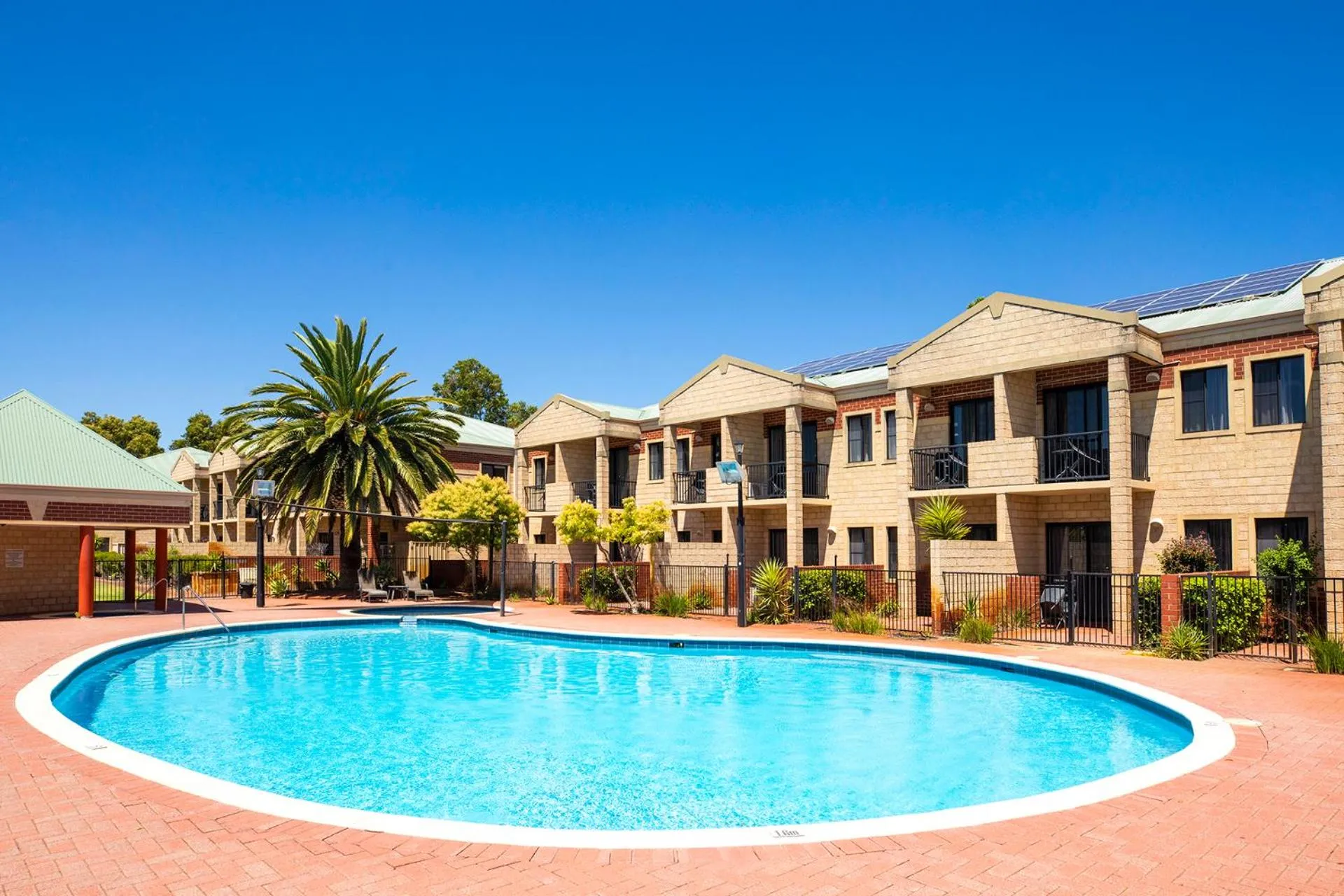 Swimming pool in Country Comfort Perth