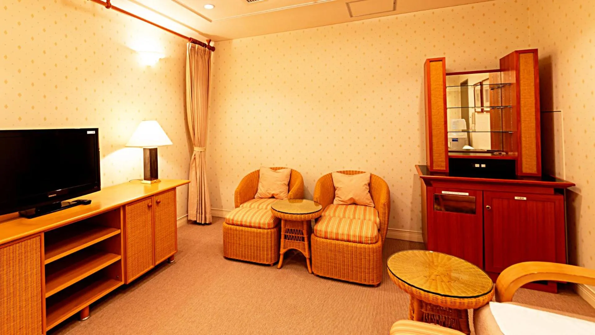 Spa and wellness centre/facilities, TV/Entertainment Center in Hotel Nikko Kochi Asahi Royal