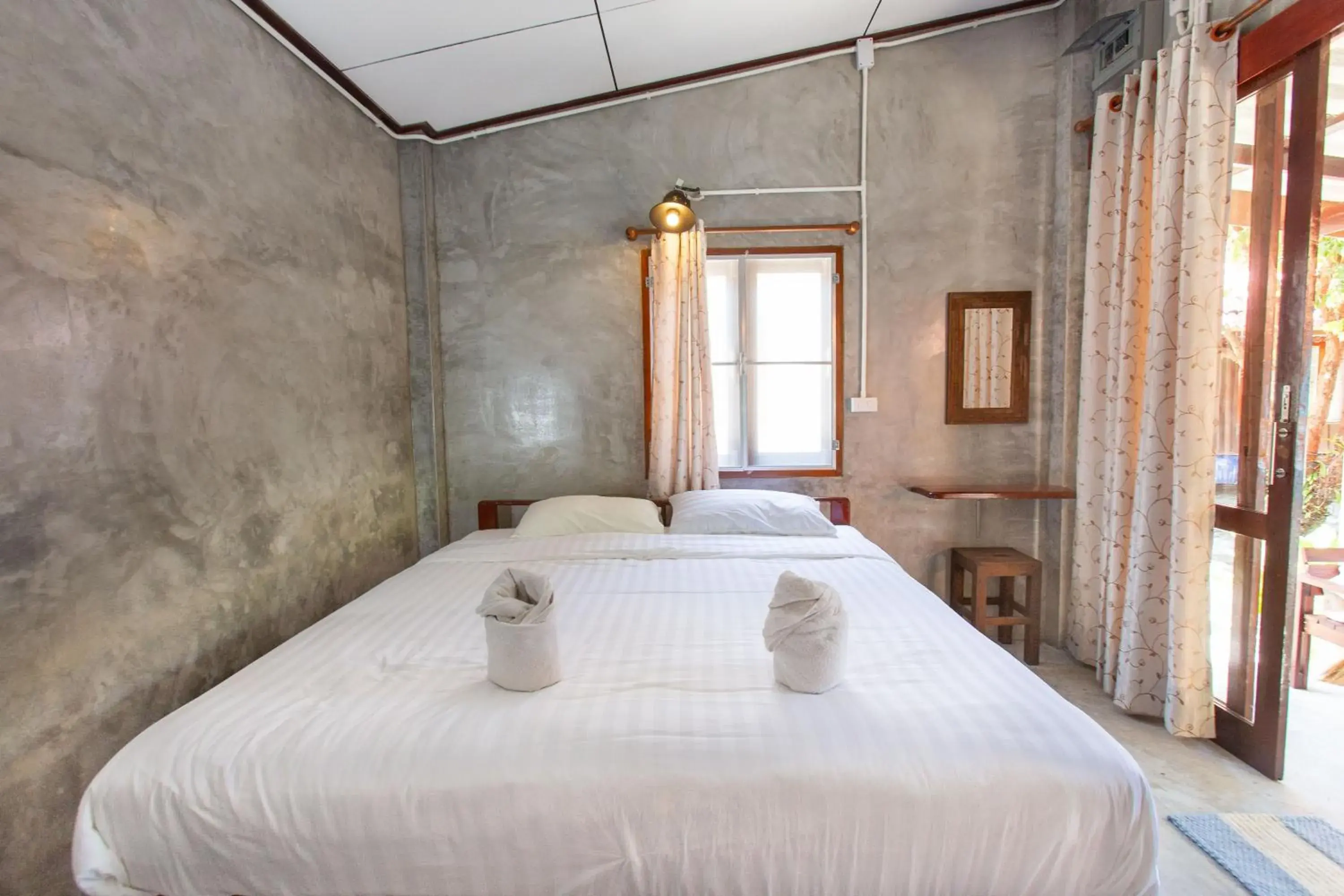 Bedroom, Bed in Frog Beach House Bedroom, Bed in Frog Beach House