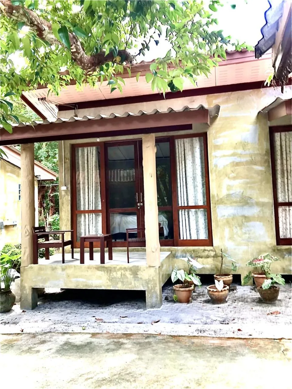 Property building in Frog Beach House