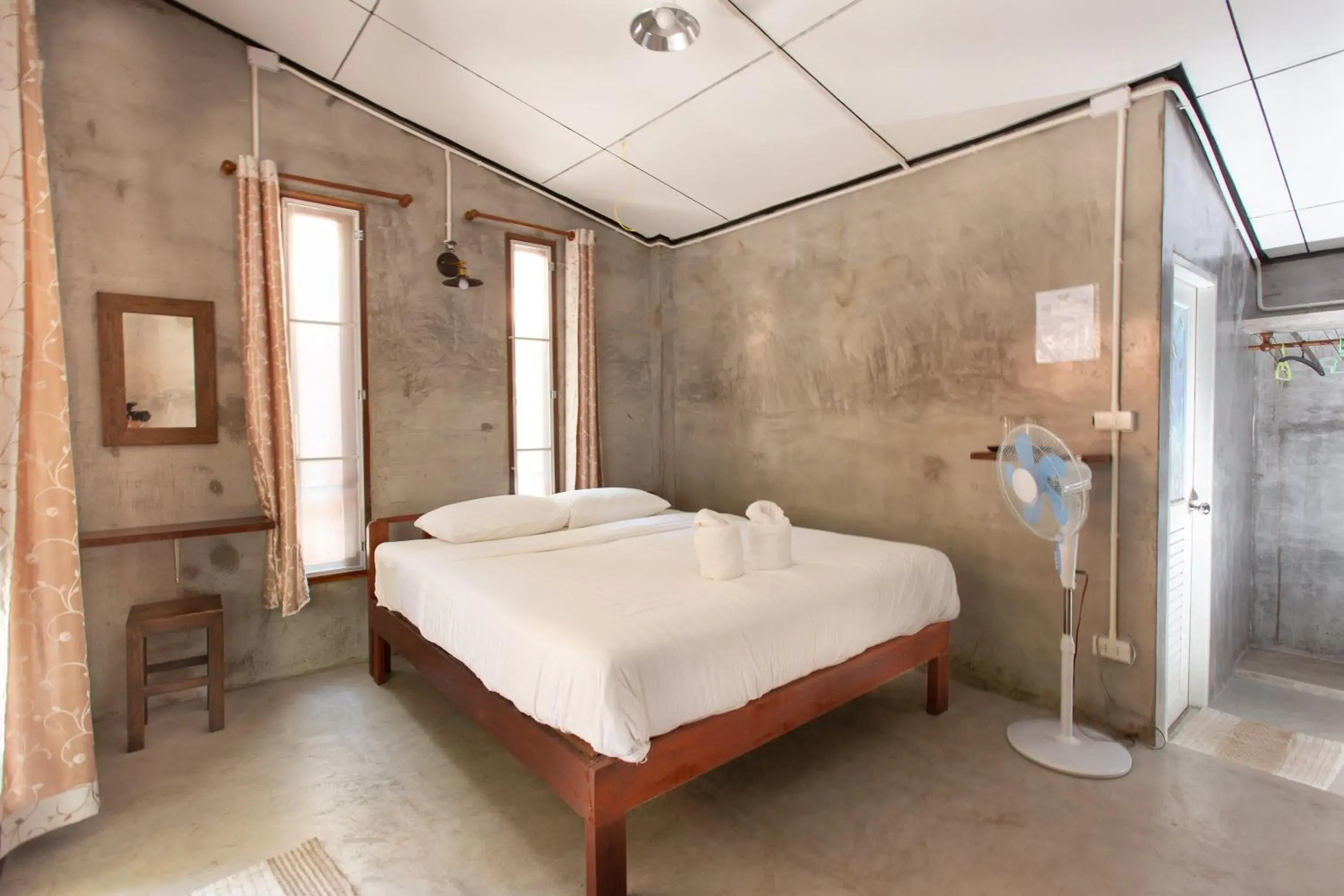 Bedroom, Bed in Frog Beach House Bedroom, Bed in Frog Beach House