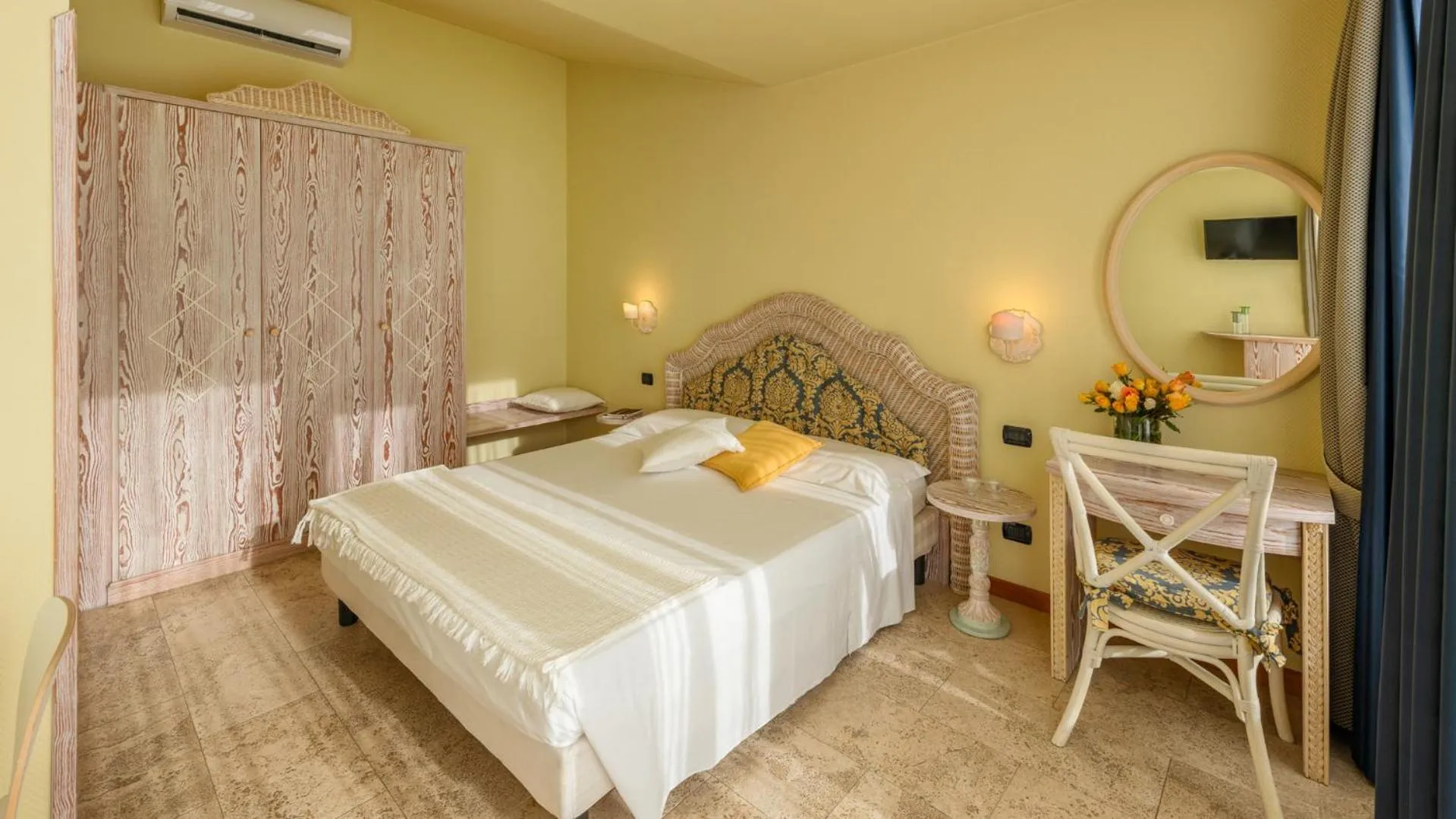 Bedroom, Bed in Hotel Marina Uno