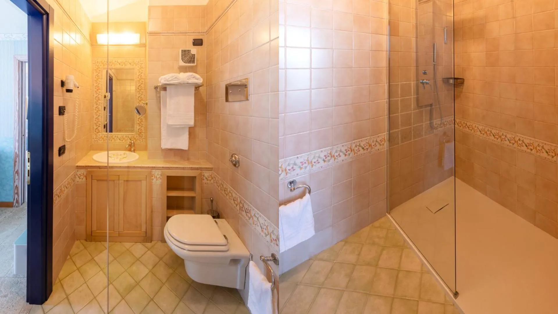 Shower in Hotel Marina Uno