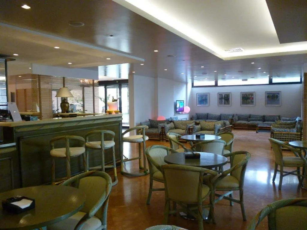 Communal lounge/ TV room in Hotel Marina Uno