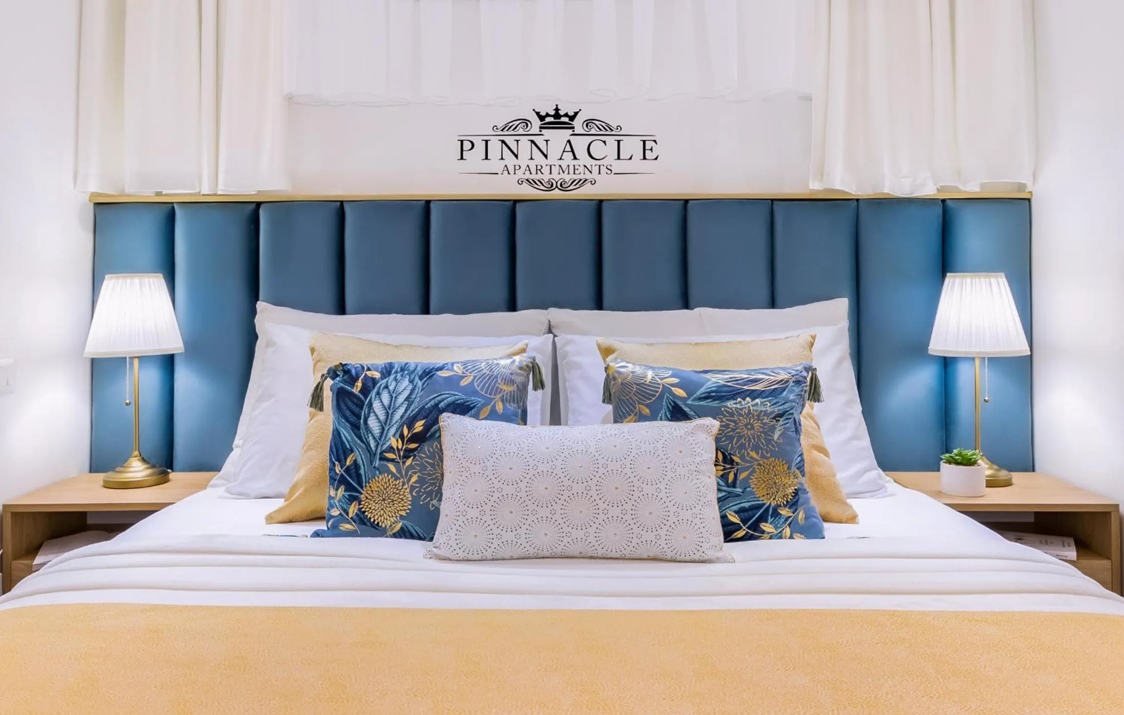 Exquisite Couples Delight with free bikes & parking