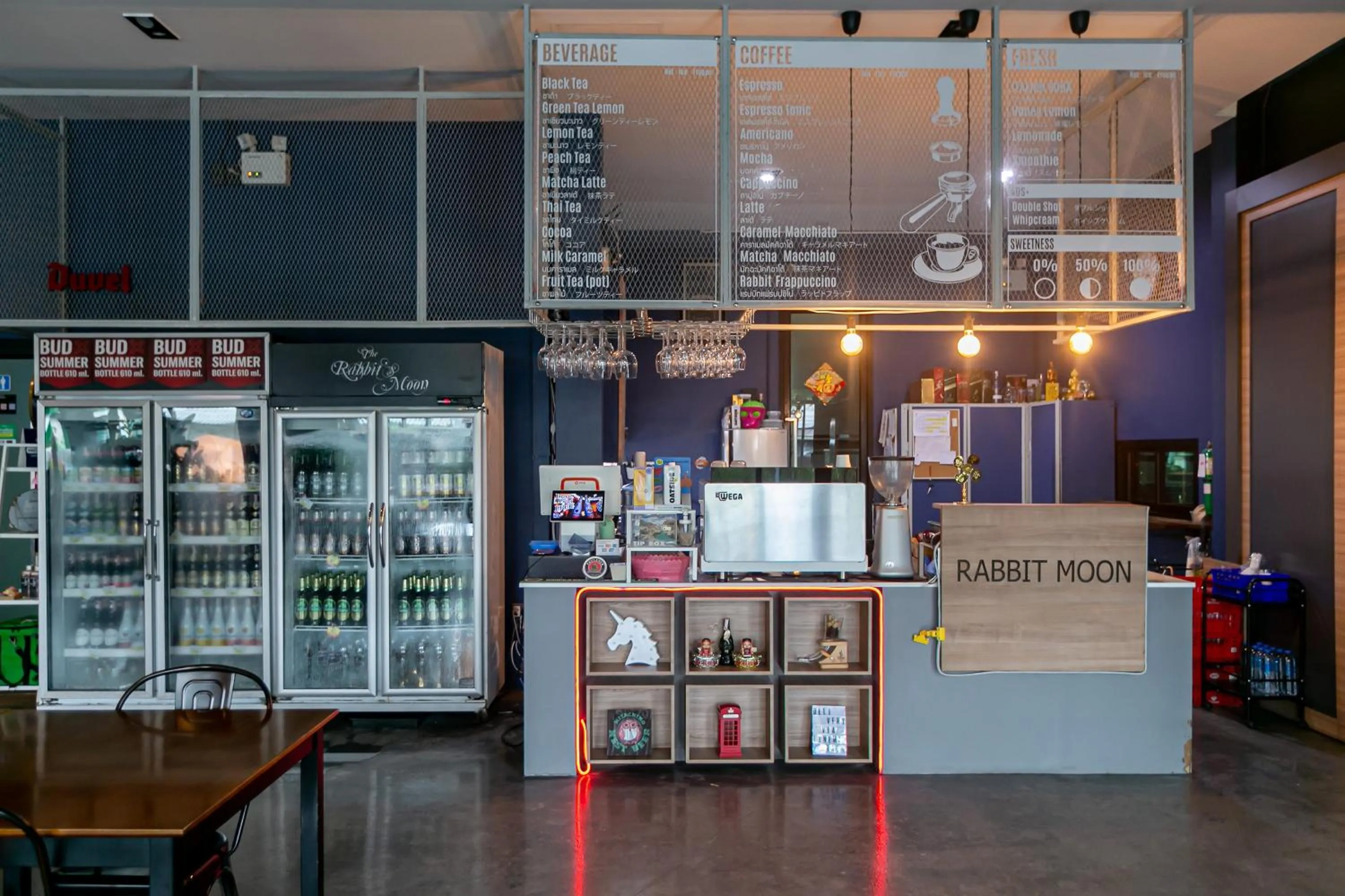 Restaurant/places to eat in Farthai Residence