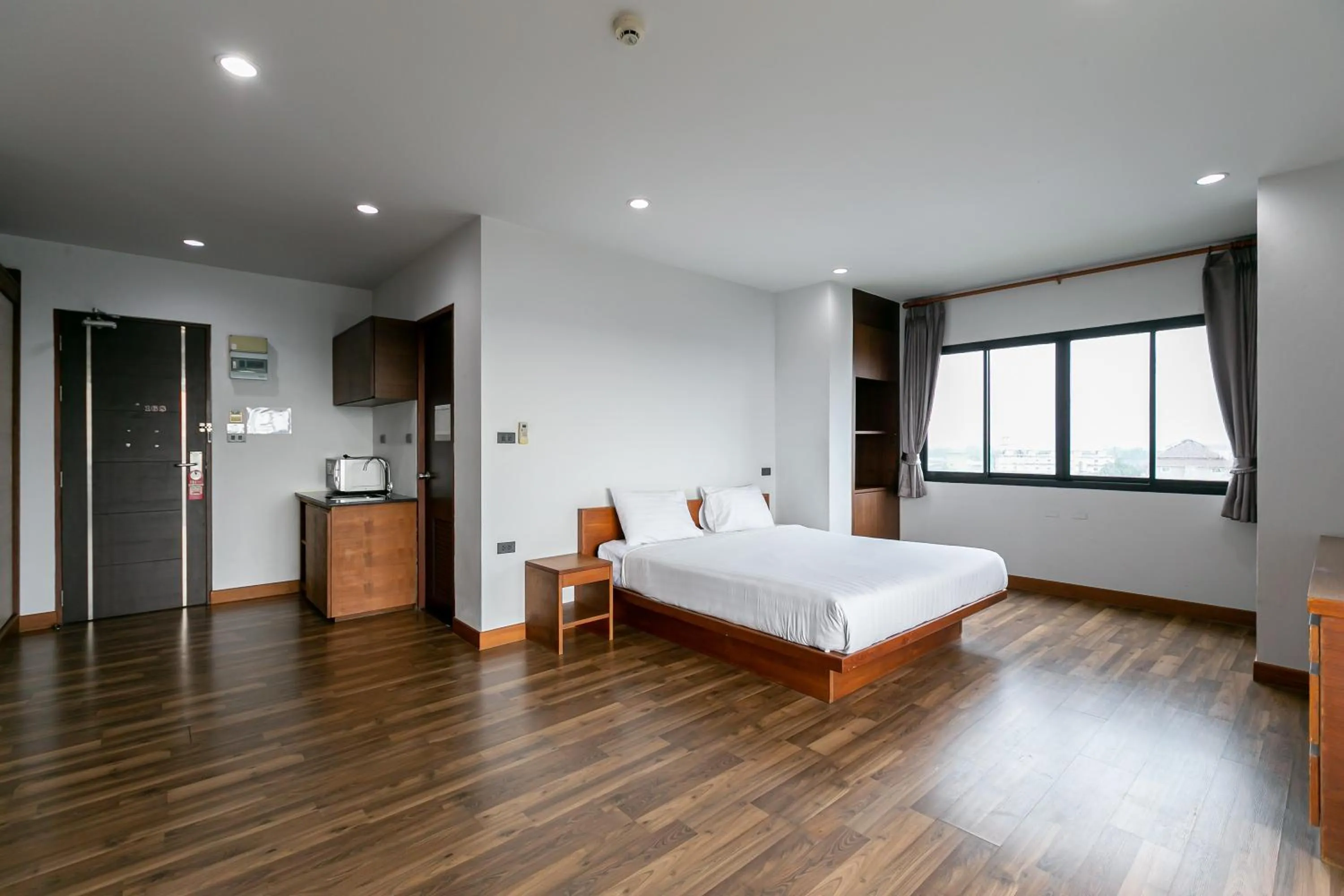 Bed in Farthai Residence