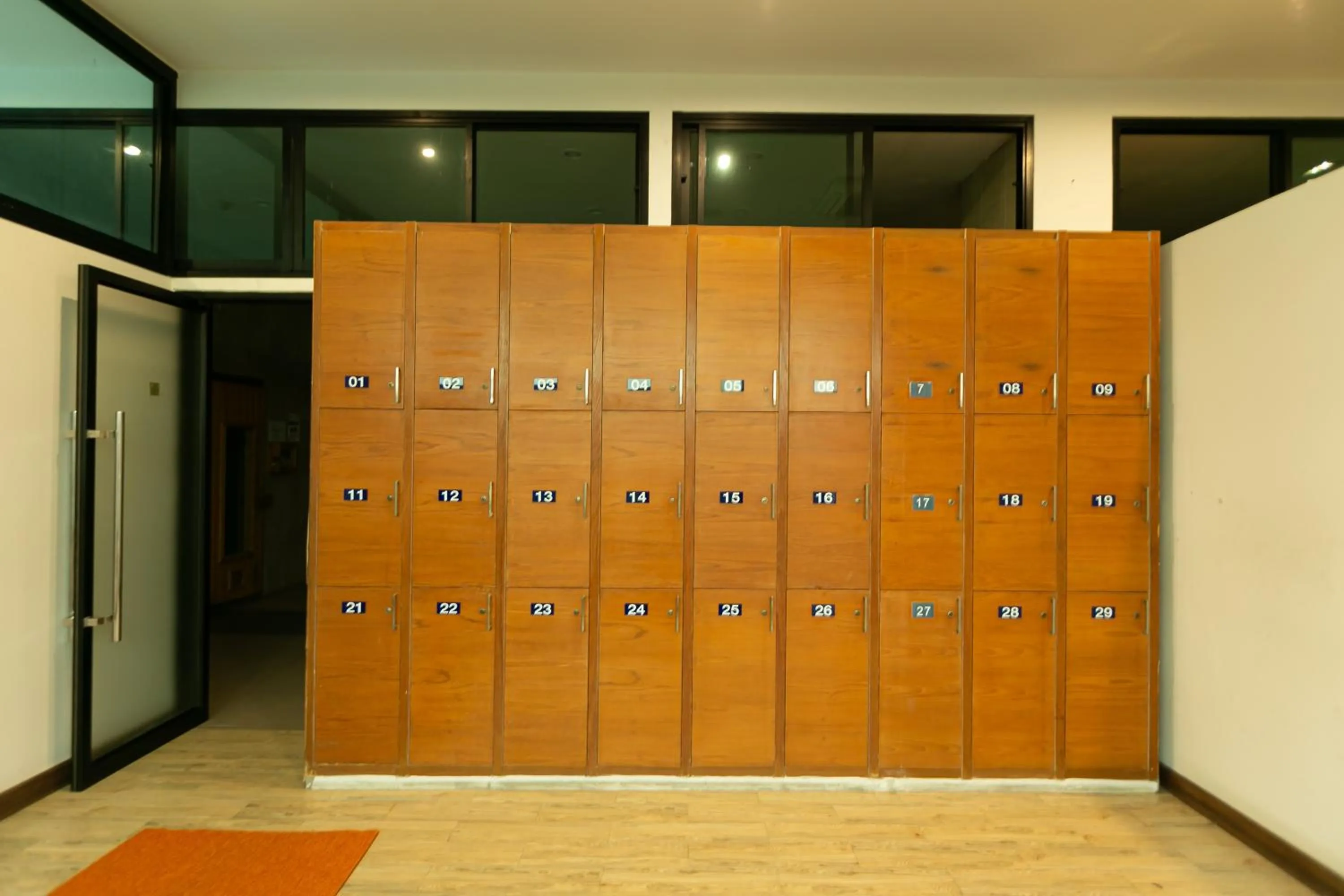 microwave in Farthai Residence